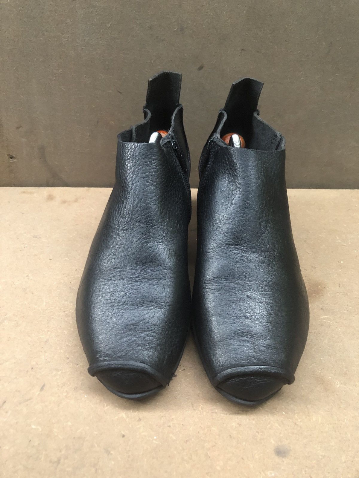 Trippen Trippen Black Calfskin Leather Women’s Ankle Shoes Size 39 Size US 8 / IT 38 - 2 Thumbnail