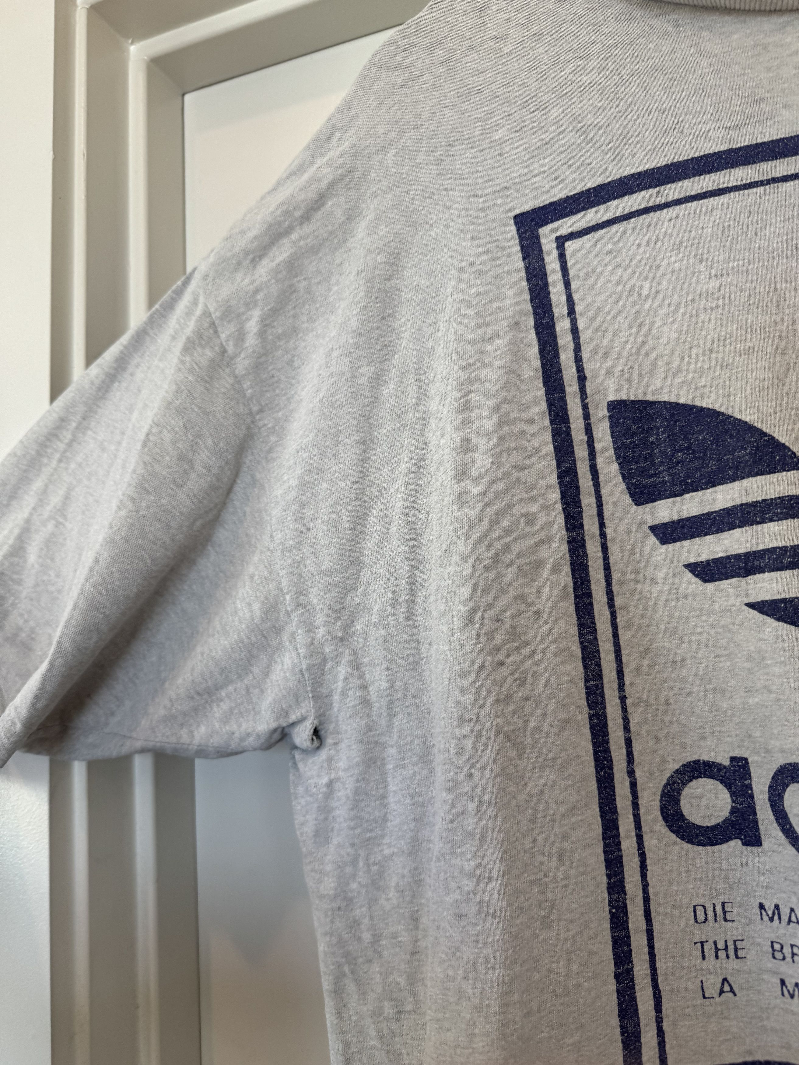 Adidas Rare Vintage Reverse Logo Tee Size US XL / EU 56 / 4 - 4 Thumbnail