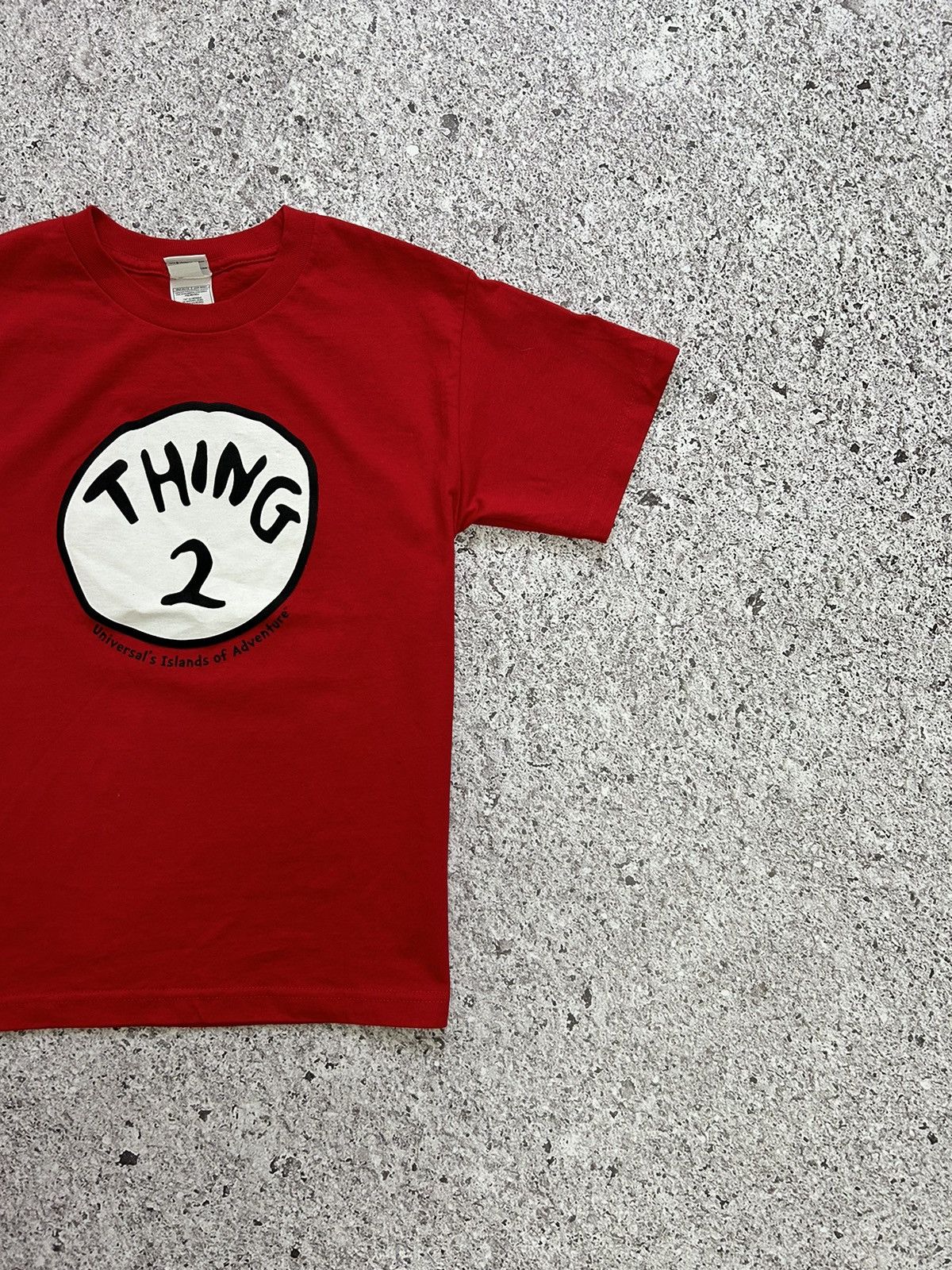 Universal Studios × Vintage Vintage Universal's Islands of Adventure Thing 2 T-Shirt Y2K Size US S / EU 44-46 / 1 - 3 Thumbnail