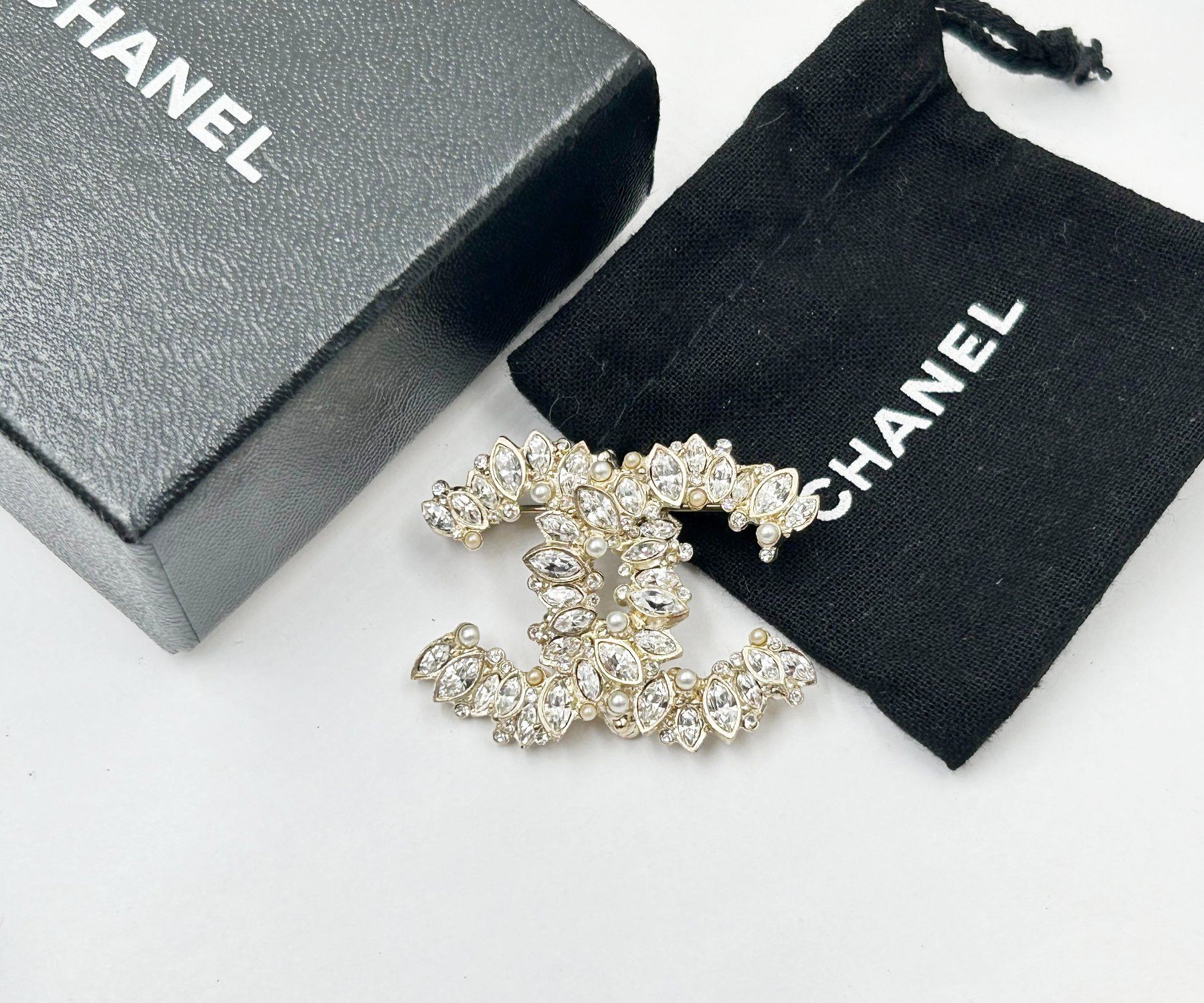 Chanel Chanel Gold CC Marquise Crystal Pearl Brooch Size ONE SIZE - 2 Thumbnail