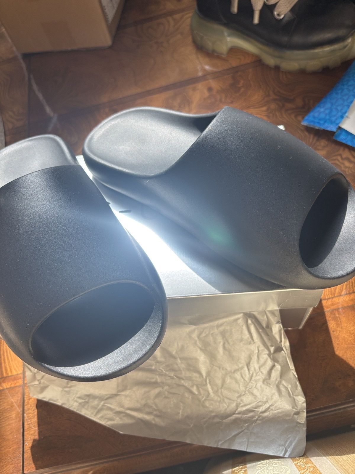 Yeezy Ys-02 s9 SHIPSAMEDAY Size US 9 / EU 42 - 8 Thumbnail