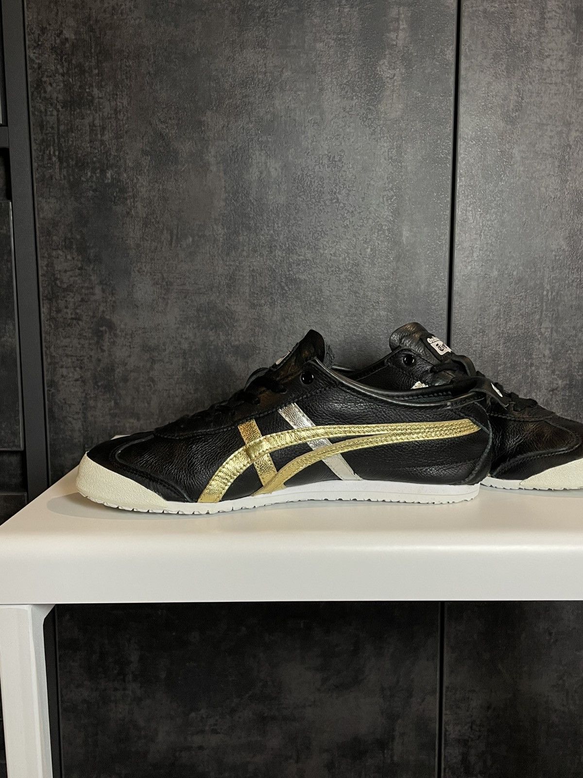 Onitsuka Tiger Onitsuka Tiger Silver Gold Onitsuka Tiger Size US 9.5 / IT 39.5 - 11 Thumbnail