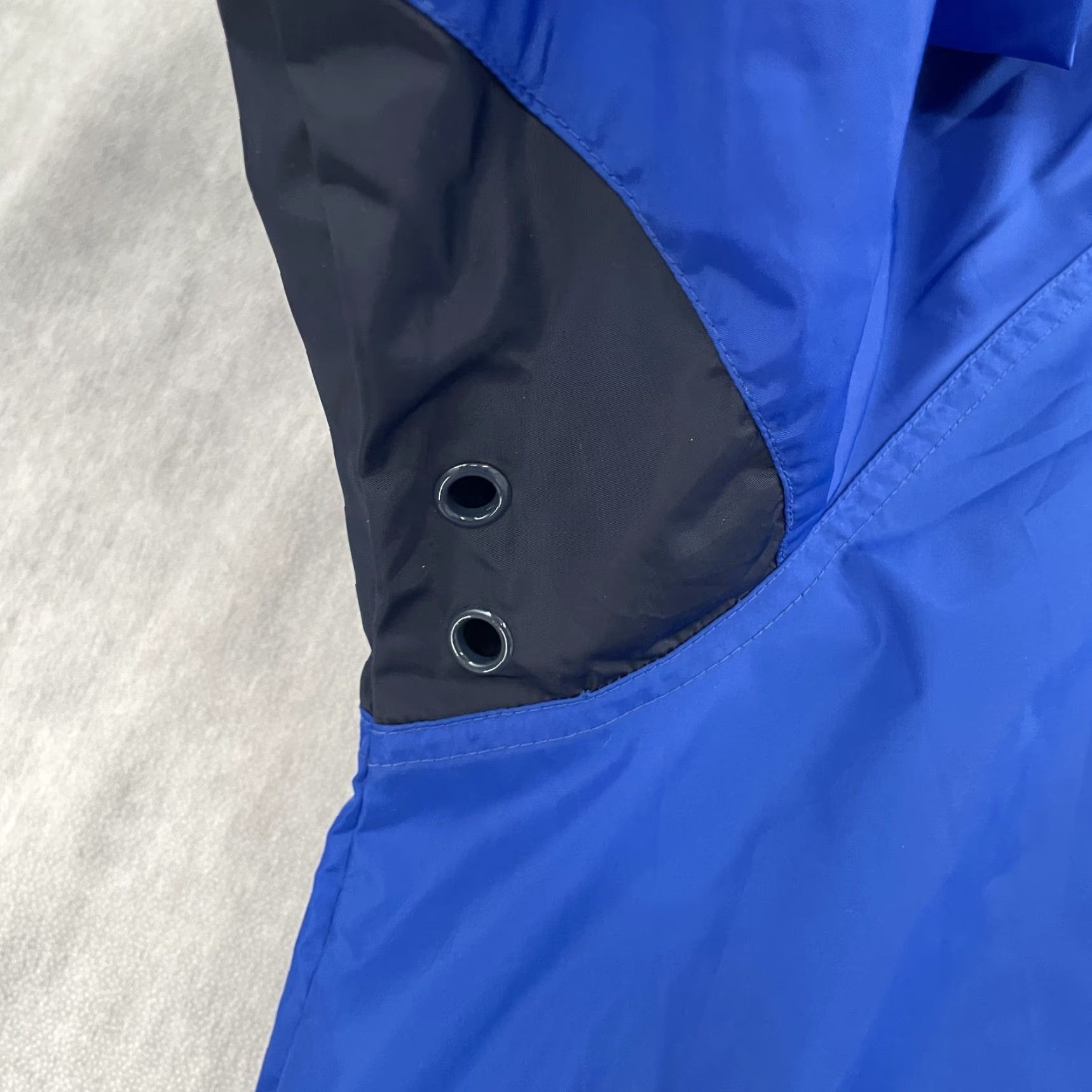 Nike VINTAGE Nike Windbreaker Jacket Adult Medium Blue 1/2 Zip Hooded Casual 90s Mens Size US M / EU 48-50 / 2 - 4 Thumbnail