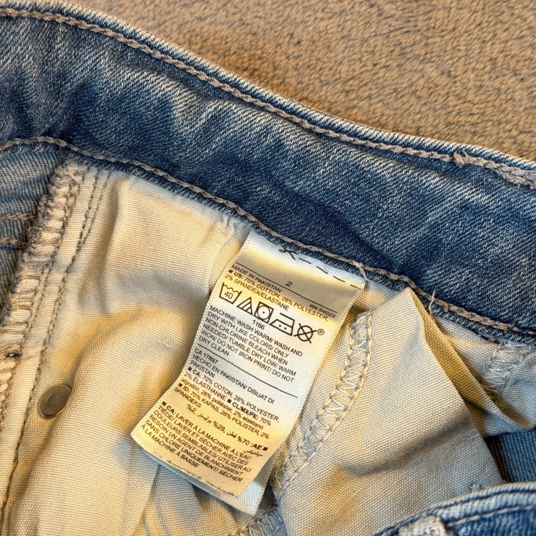 Old Navy Old Navy Rockstar Super Skinny Jeans Womens Size 2 Blue Distressed Denim Fashion Slim Stretch 5-Pocket Zip Fly Jeans Size 26" / US 2 / IT 38 - 4 Thumbnail