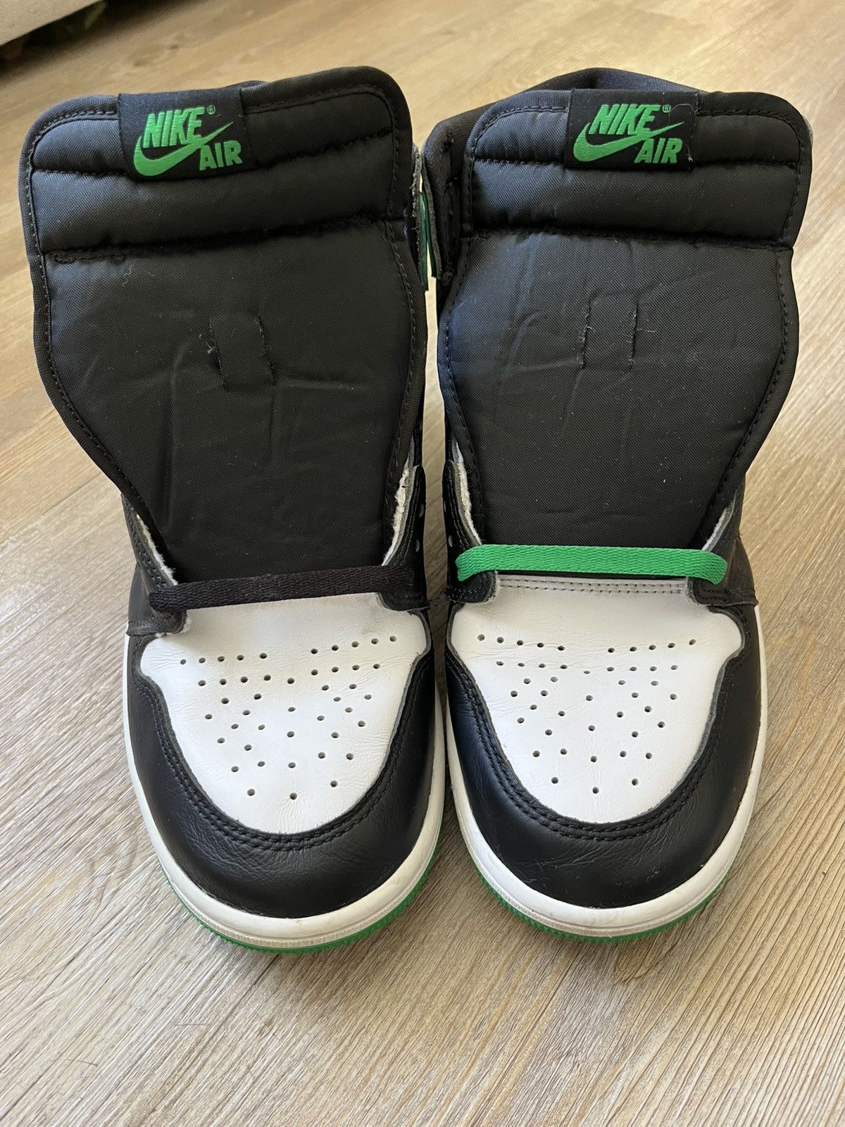 Jordan Brand Air Jordan 1 Retro High OG Size US 9.5 / EU 42-43 - 1 Thumbnail
