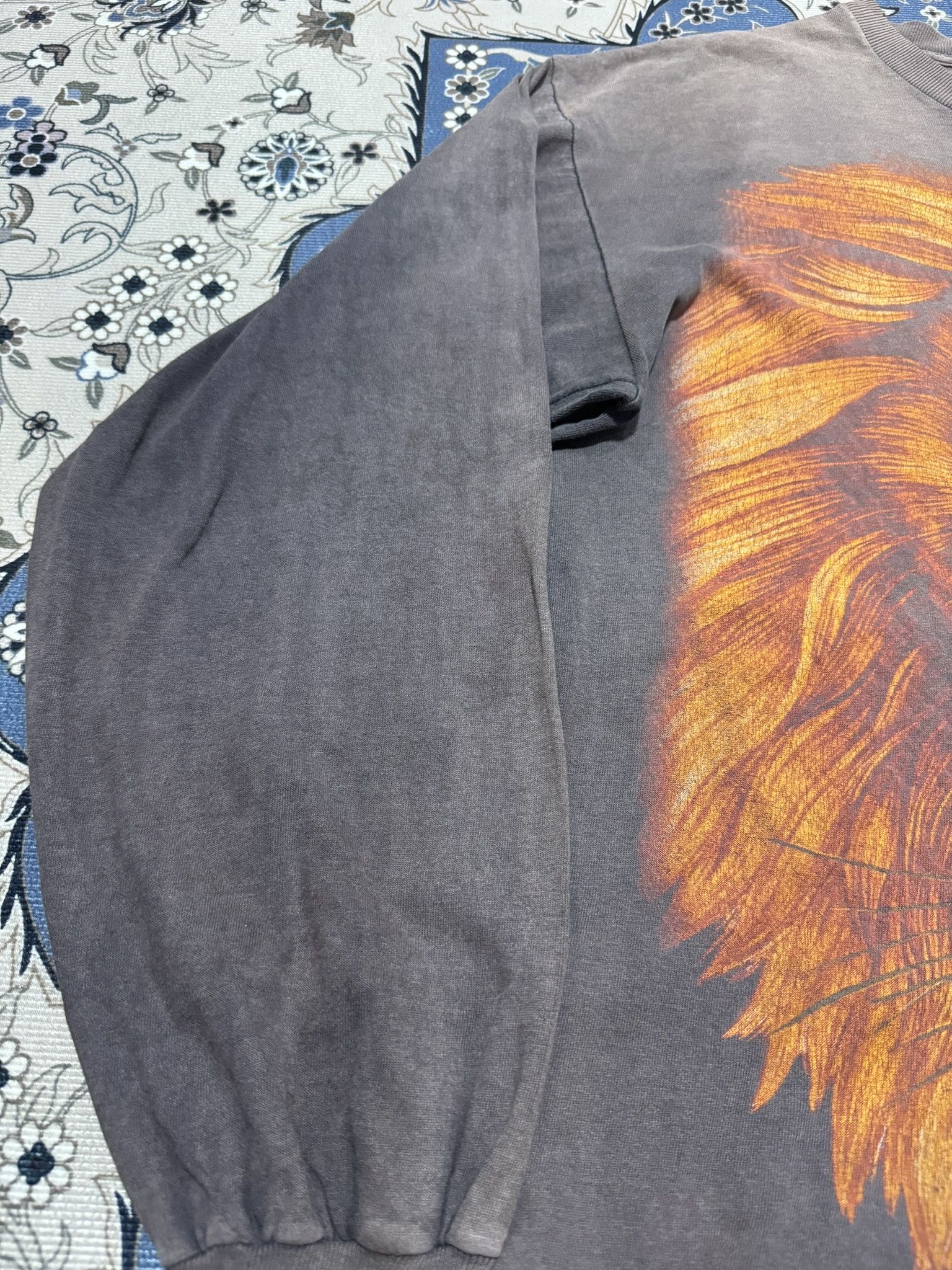 Trinity The Label × Vintage Vintage Lion King Trinity Sport Sun Faded Distressed t shirt Size US L / EU 52-54 / 3 - 7 Thumbnail
