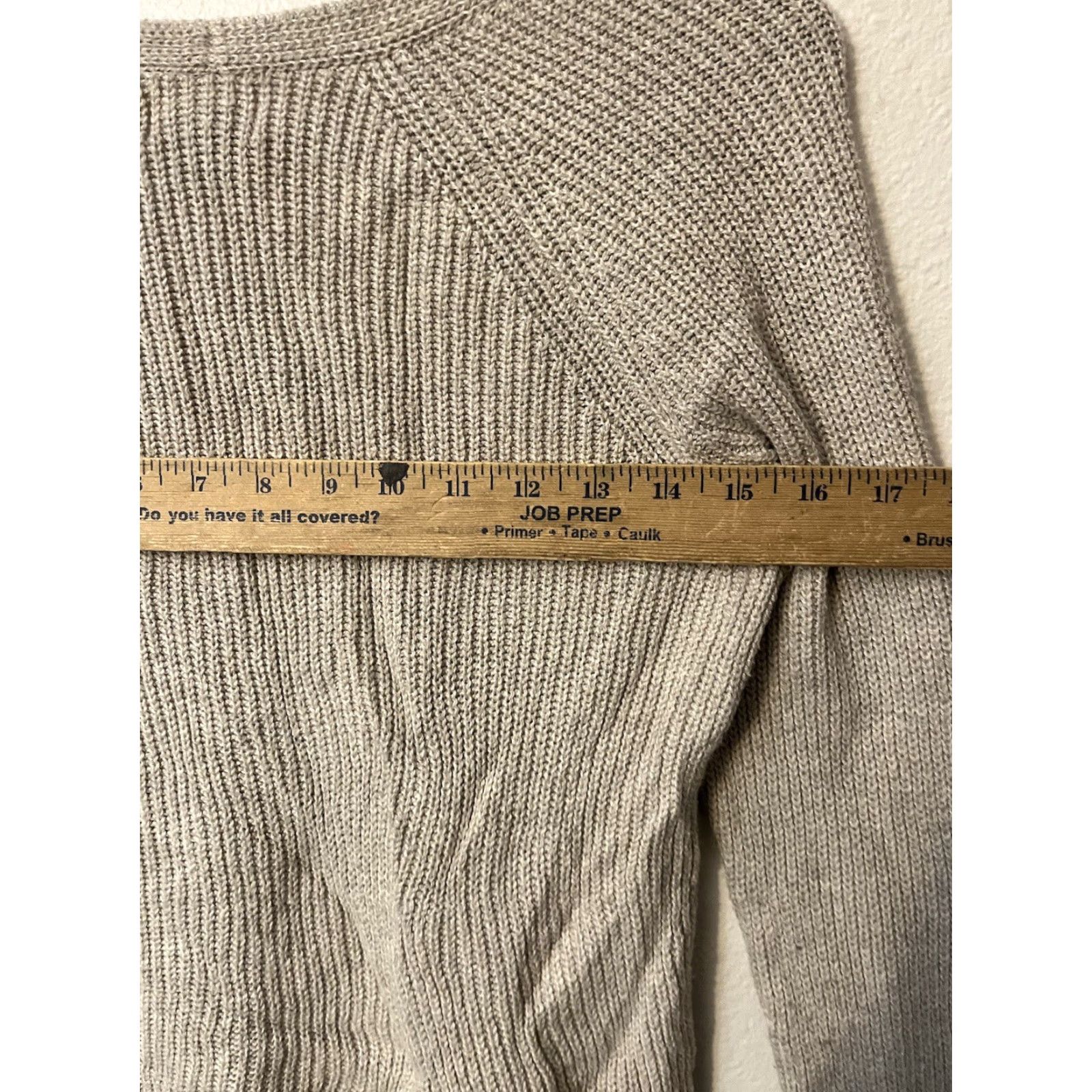 Old Navy VINTAGE Old Navy Women’s Size Medium Sweater V-Neck Knit L/S Beige Sweater Size S / US 4 / IT 40 - 4 Thumbnail