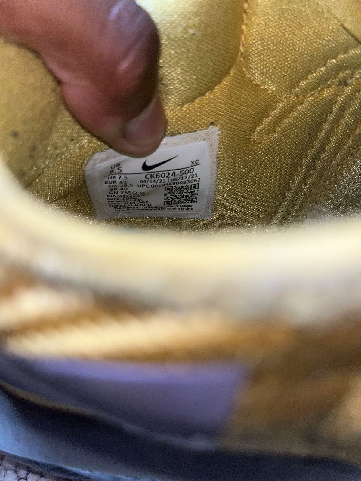 Nike Lebron Soilder 14 Purple Gold Size US 8.5 / EU 41-42 - 9 Thumbnail