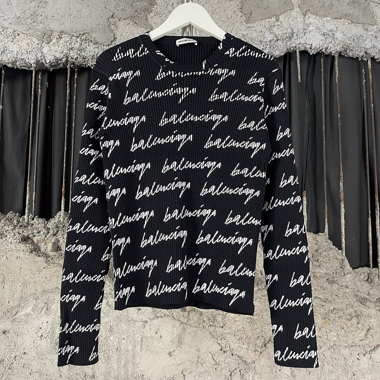 Balenciaga Balenciaga Script Logo Knit Sweater Size S Size S / US 4 / IT 40 - 1 Thumbnail