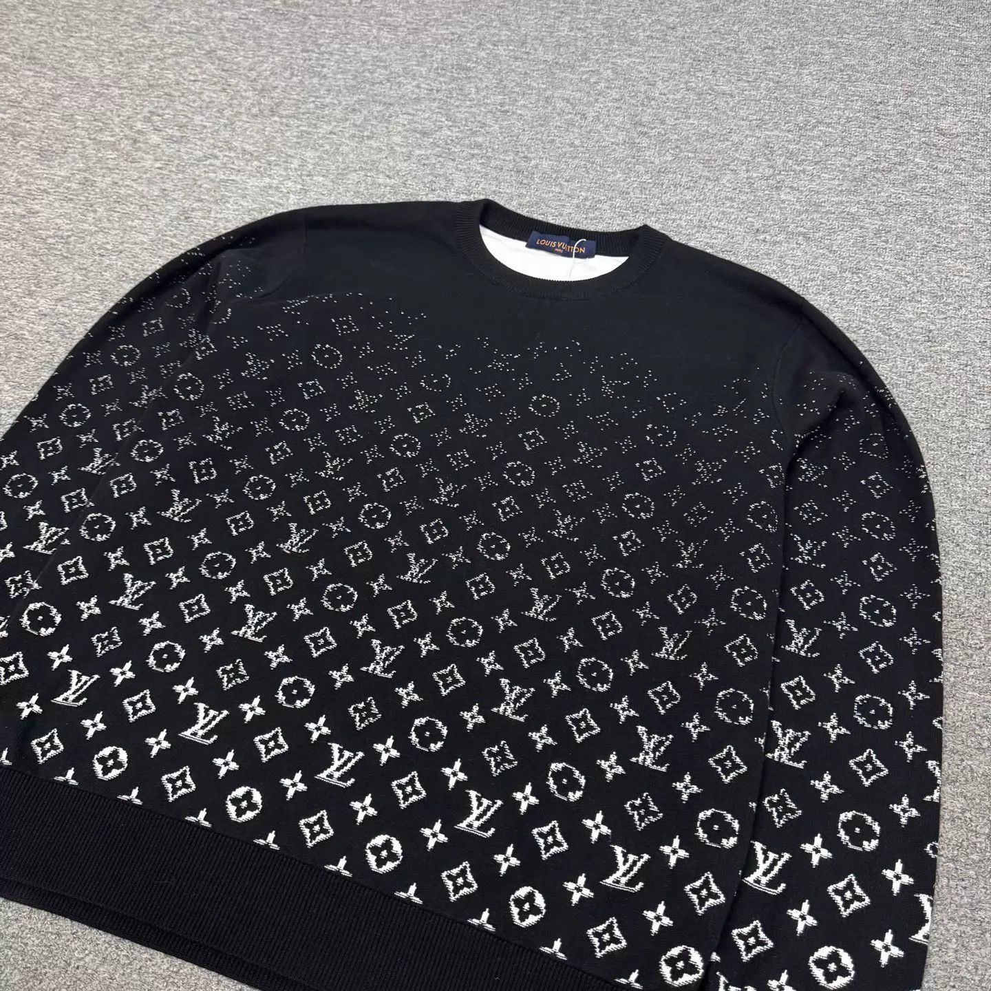 Louis Vuitton LV Monogram gradient logo knit top L 99 new Size US L / EU 52-54 / 3 - 3 Thumbnail