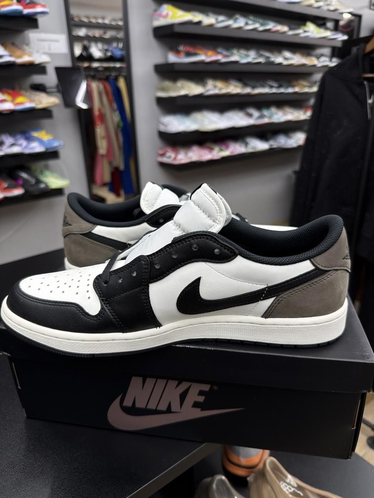 Nike Jordan 1 Retro Low OG Mocha CZ0790-102 Size 12 Brand New Size US 12 / EU 45 - 4 Thumbnail