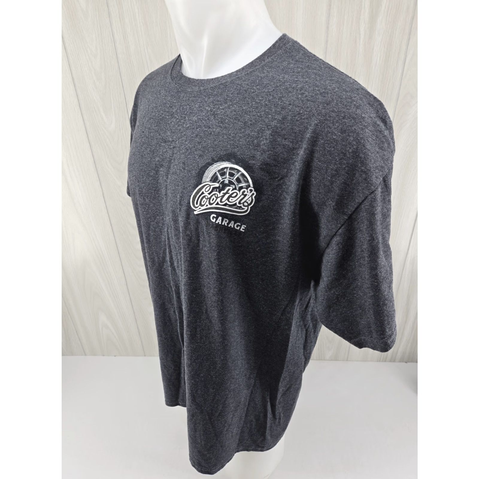 Fruit Of The Loom Cooters Garage Nashville Charger 01 Pinstripe Gray Graphic T-Shirt XL Shirt Mens Gray Graphic Moon Vintage No Size US XL / EU 56 / 4 - 5 Thumbnail