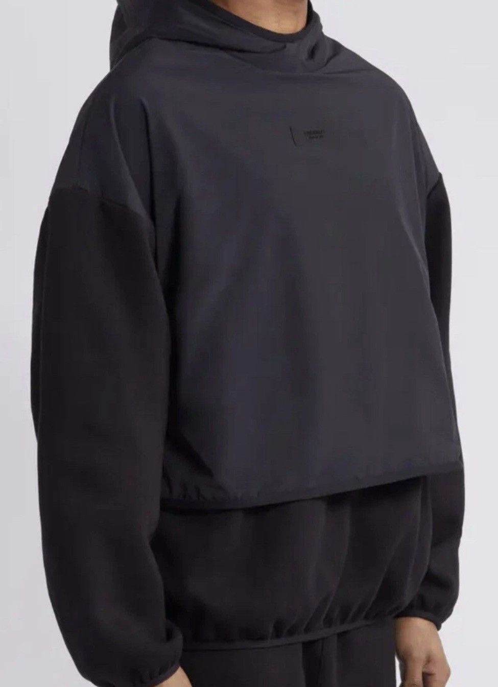 Fear of God Fear of God Essentials Black Pullover Nylon Hoodie L NWT Size US L / EU 52-54 / 3 - 4 Thumbnail