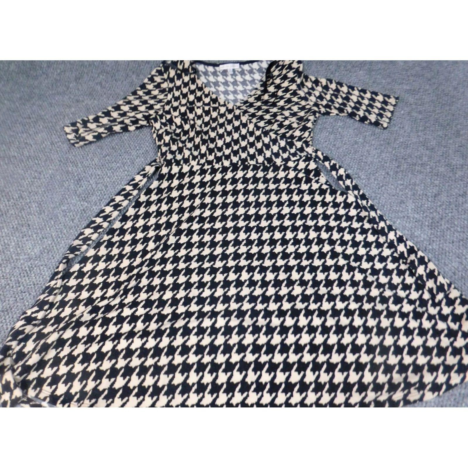 Vintage Sandra Darren Dress Womens 6 Beige A-line Midi Mock Neck Bell Sleeve Pullover Knit Polyester Crochet Geometric Classic Casual Winter Regular Size M / US 6-8 / IT 42-44 - 4 Thumbnail