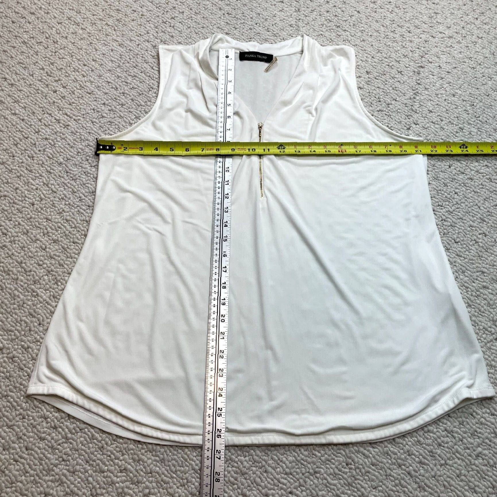 Vintage VINTAGE Ivanka Trump Shirt Womens L White Solid Sleeveless Tank Top Zip 1/4 Zip Size L / US 10 / IT 46 - 3 Thumbnail