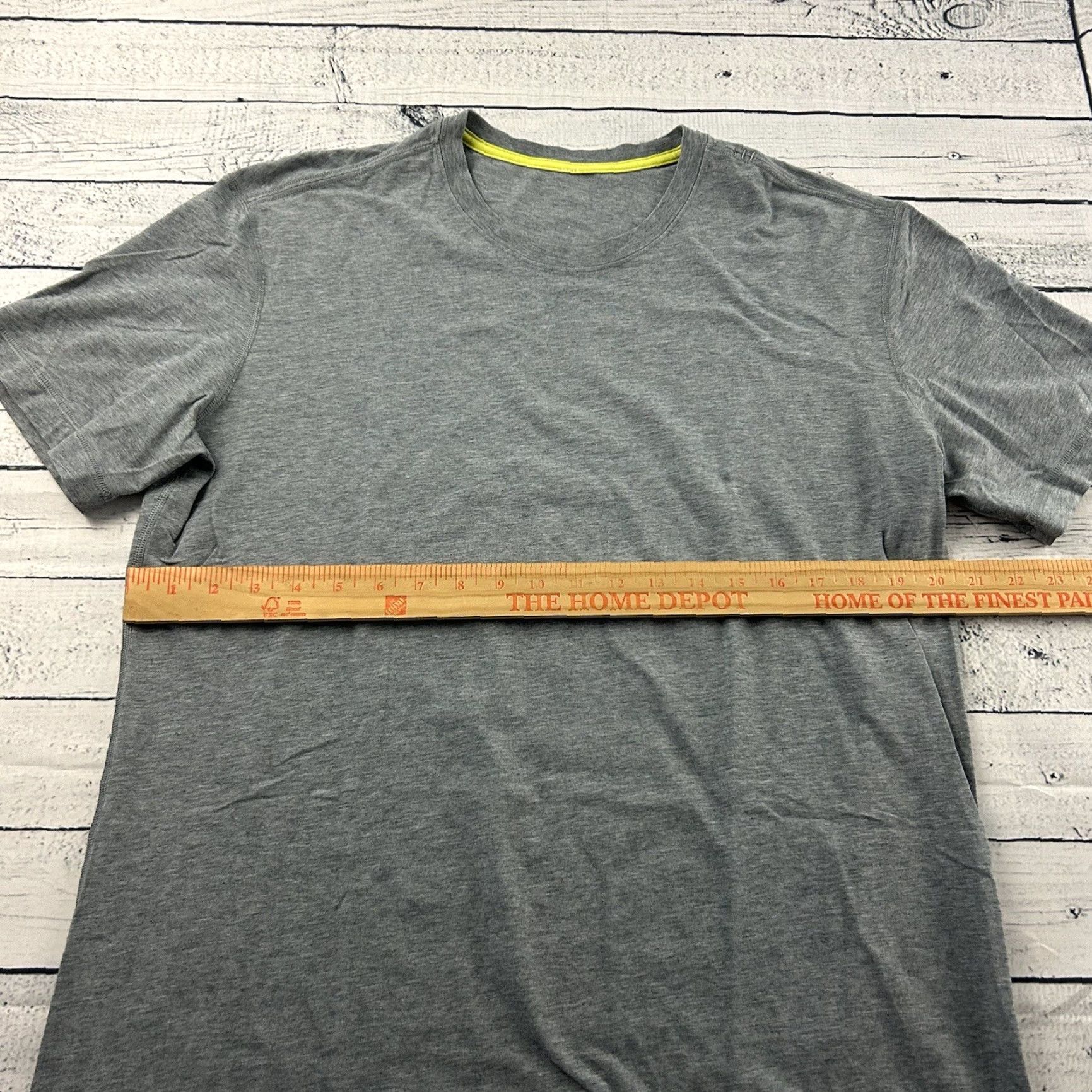 Lululemon Lululemon Metal Vent T-Shirt Short Sleeve Basic Gray XL Men’s Shirt Vent Tech Running & Jogging Pullover Regular Featured 2004 90s Size US XL / EU 56 / 4 - 4 Thumbnail