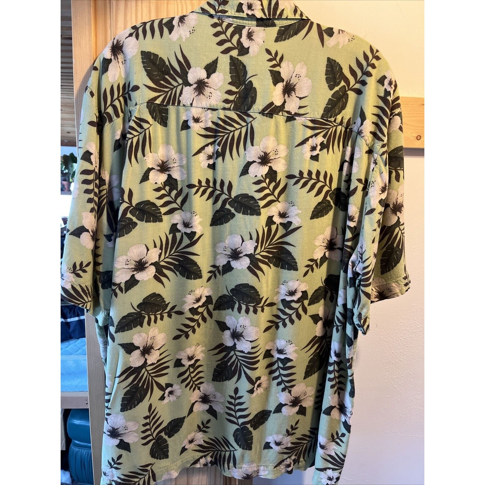 Puritan Puritan men’s xl Green Hawaiian Floral SS Button Rayon shirt Size US XL / EU 56 / 4 - 12 Thumbnail