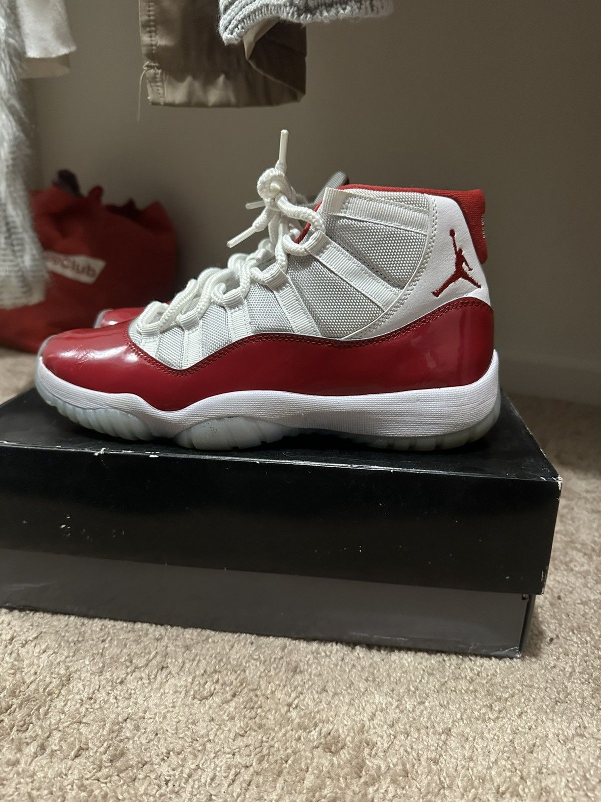 Jordan Brand jordan retro 11 high cherry Size 9.5 Size US 9 / EU 42 - 3 Thumbnail