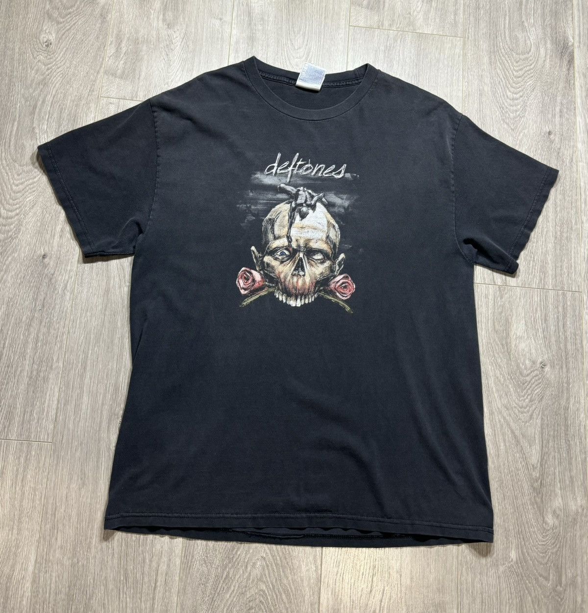 Band Tees × Vintage Vintage Deftones Skull Roses Tee - Very Rare Size US L / EU 52-54 / 3 - 1 Thumbnail