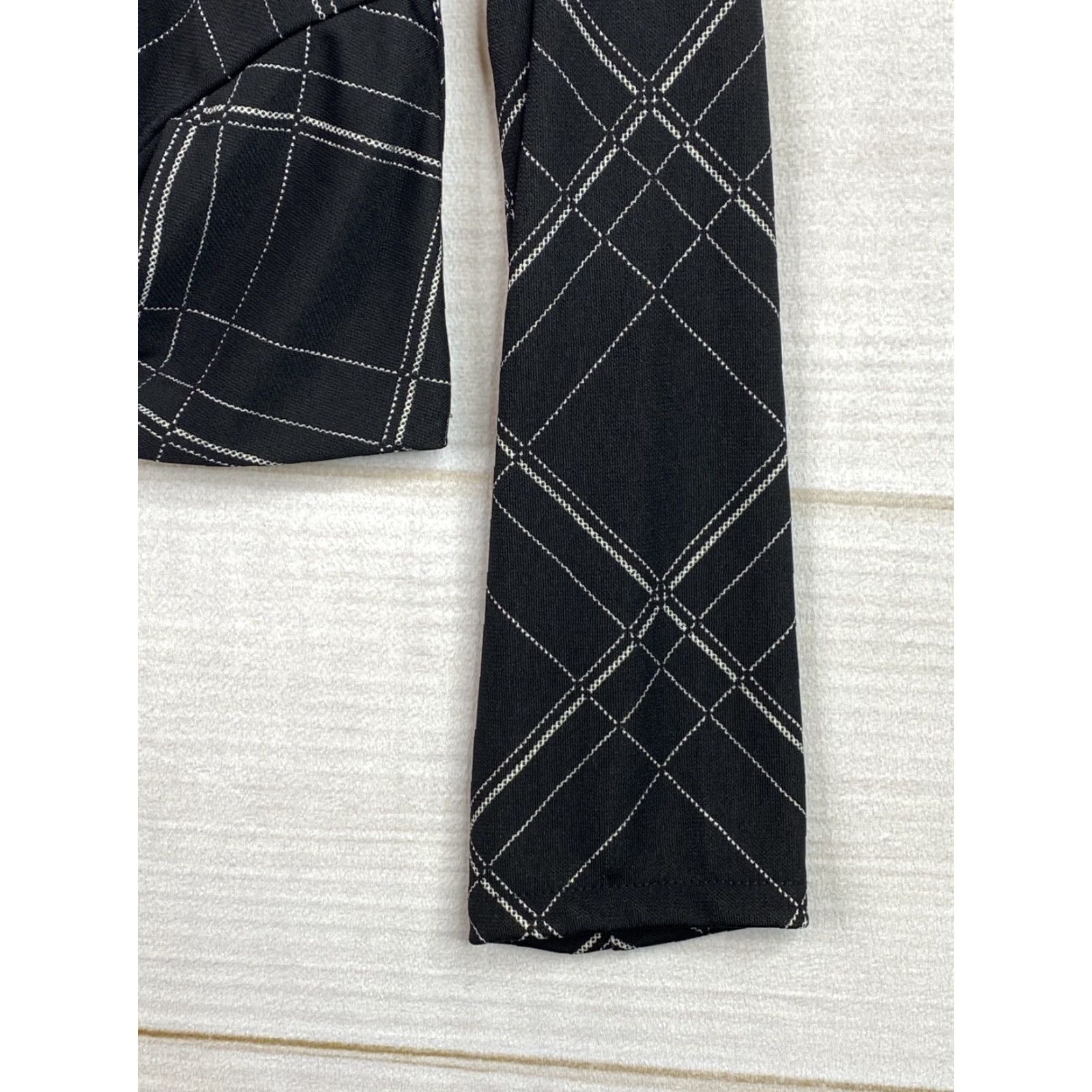 Alfani Alfani Elements Top Womens PS Petite Small Black Print Twist Front Stretch NWT Blouse Shirt Size S / US 4 / IT 40 - 5 Thumbnail