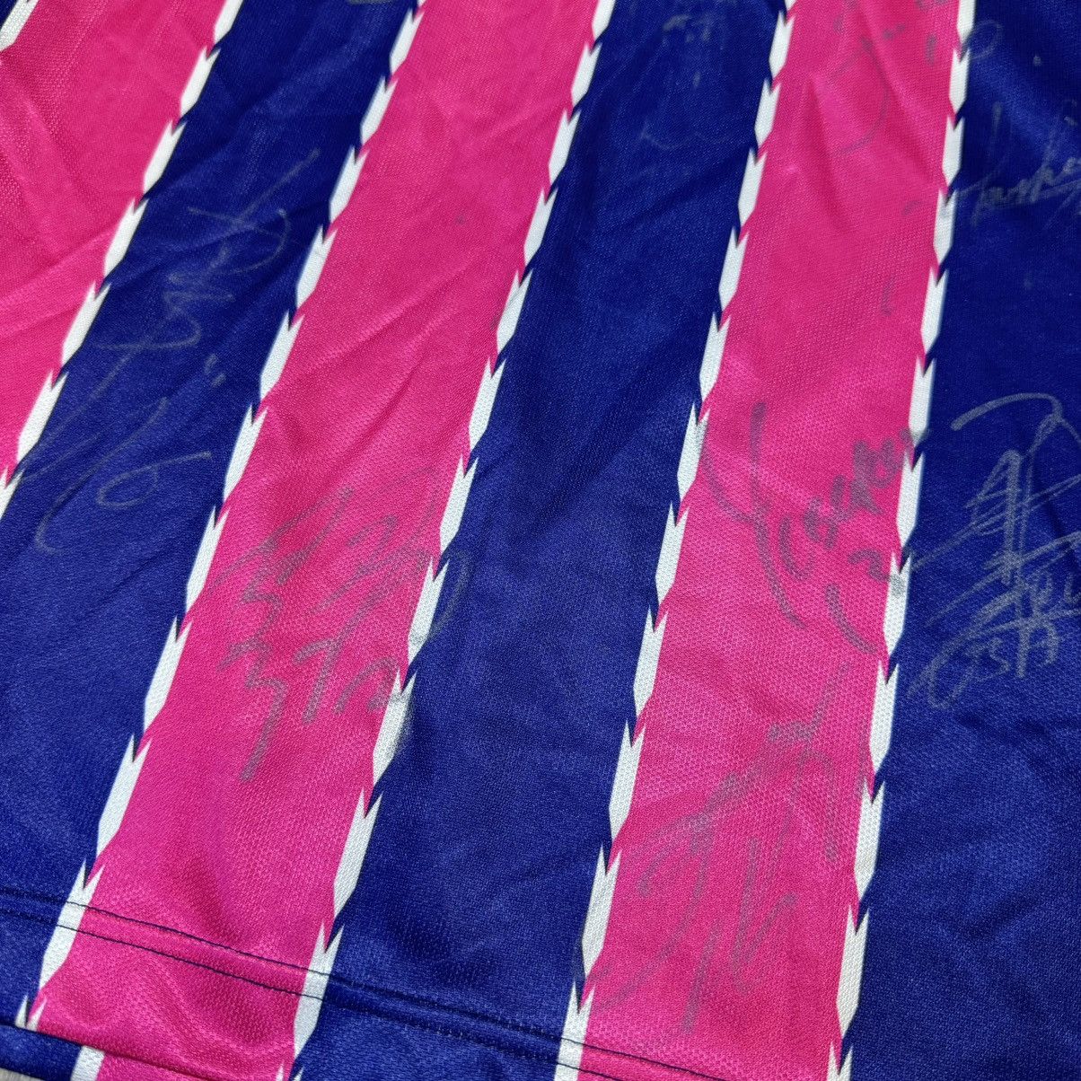 Osaka cezero 2000s home team signed shirt