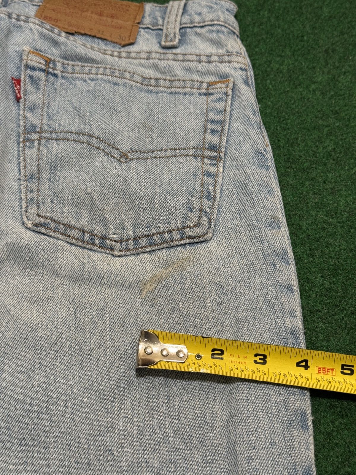 Levi's Vintage Clothing 90s Levi’s 550 Relaxed Distressed Light Wash 31x30 Jeans Size US 31 - 12 Thumbnail