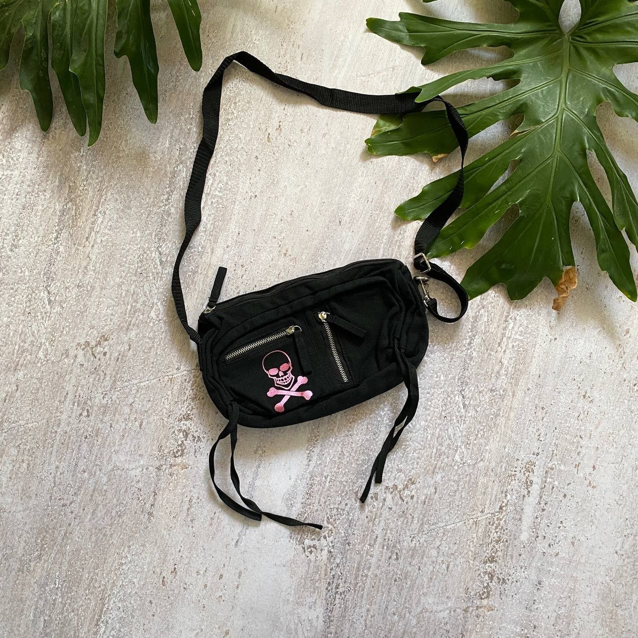 If Six Was Nine VINTAGE Y2K EMO GOTHIC HYPE CROSSBODY MINI BAG Size ONE SIZE - 1 Thumbnail