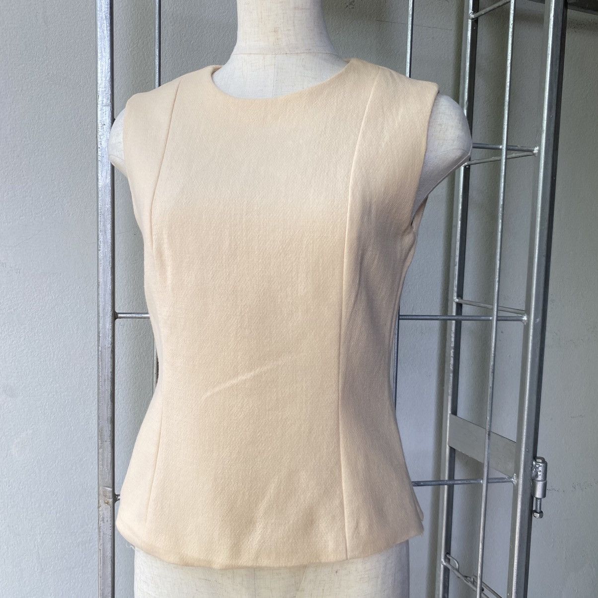 Pierre Cardin Pierre Cardin Beige Sleeveless Blouse Size S / US 4 / IT 40 - 7 Thumbnail