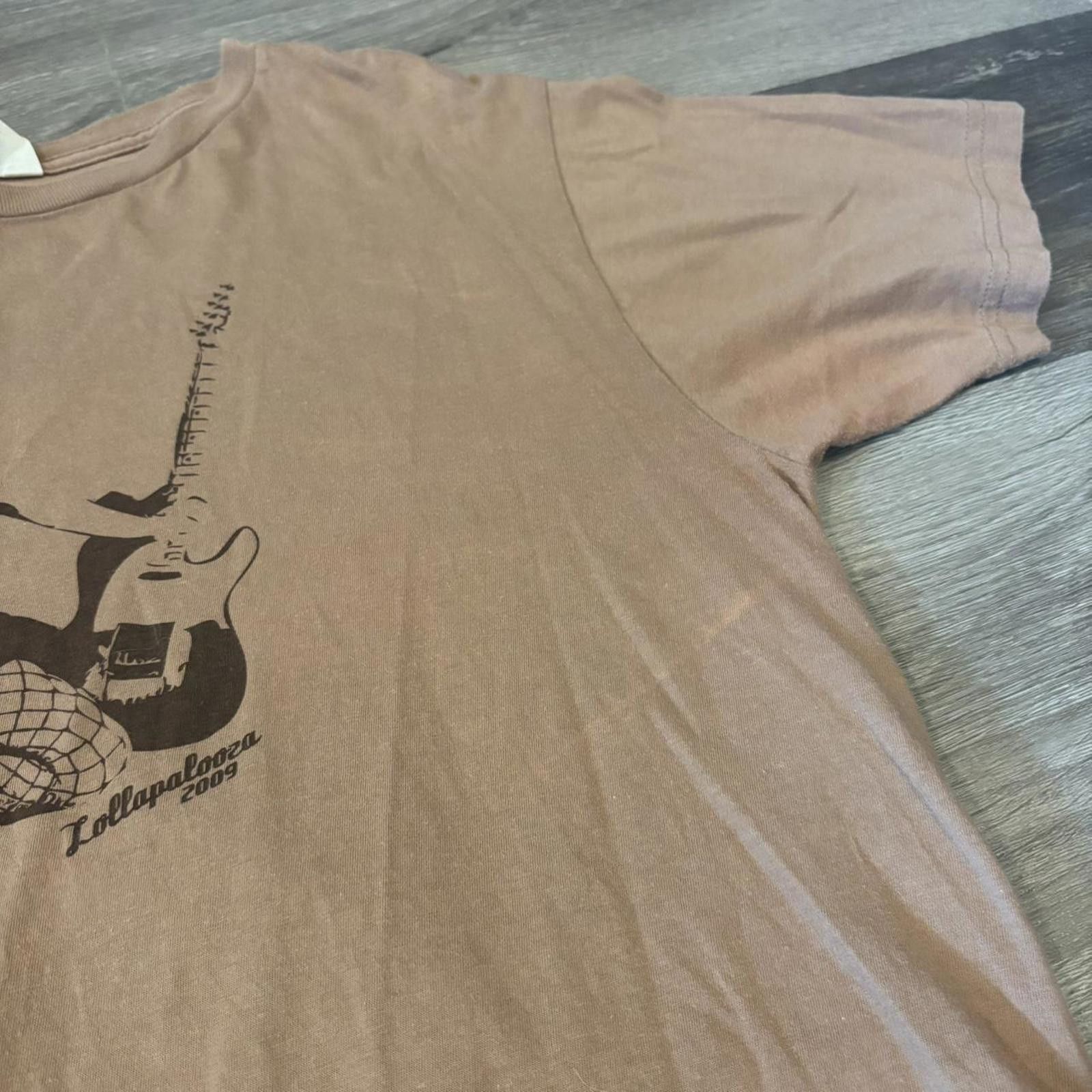 Other Vintage lollapalooza 2009 t shirt 2009 M/L Size US L / EU 52-54 / 3 - 6 Thumbnail