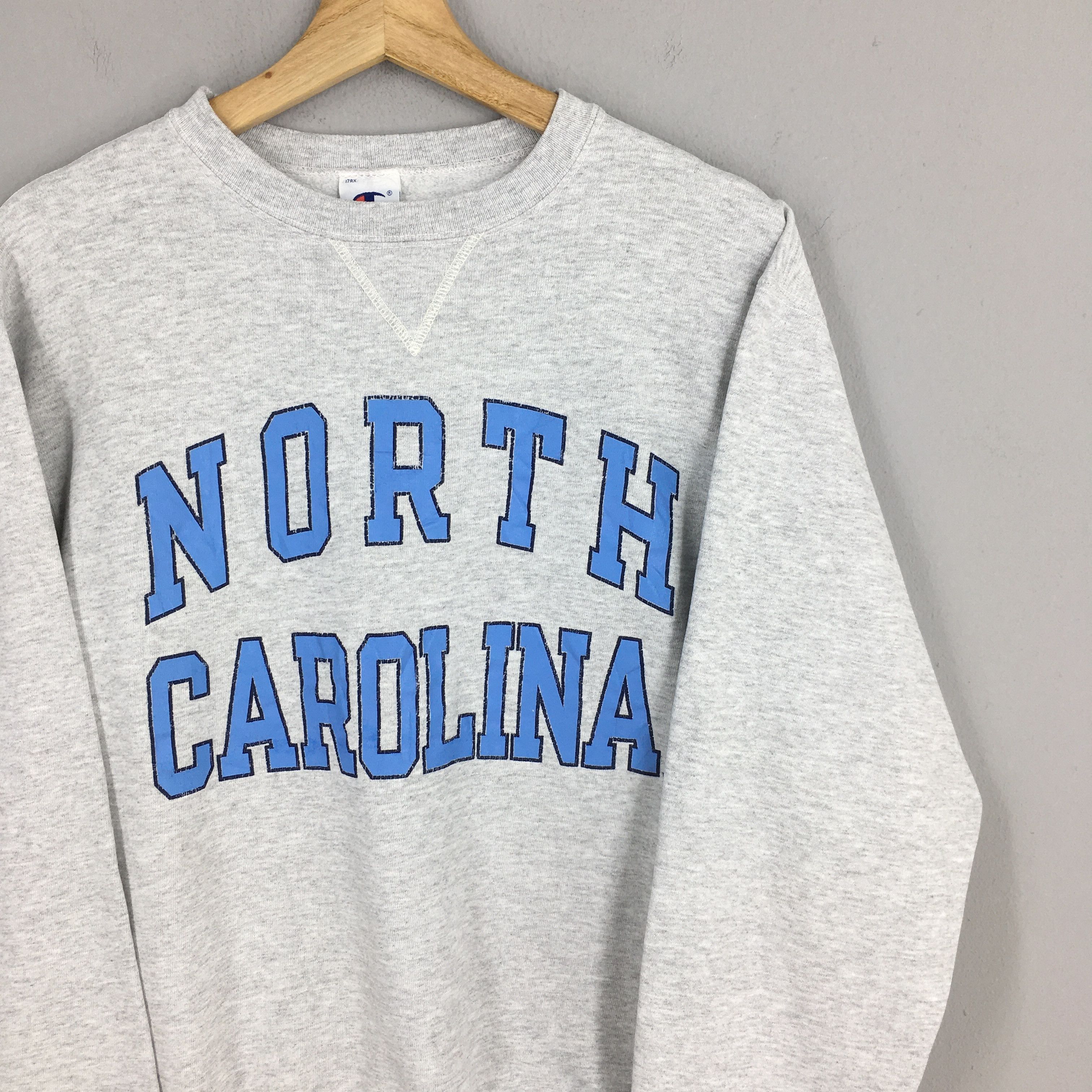 Other Vintage 90s North Carolina Football Sweatshirt Large Size US L / EU 52-54 / 3 - 2 Thumbnail