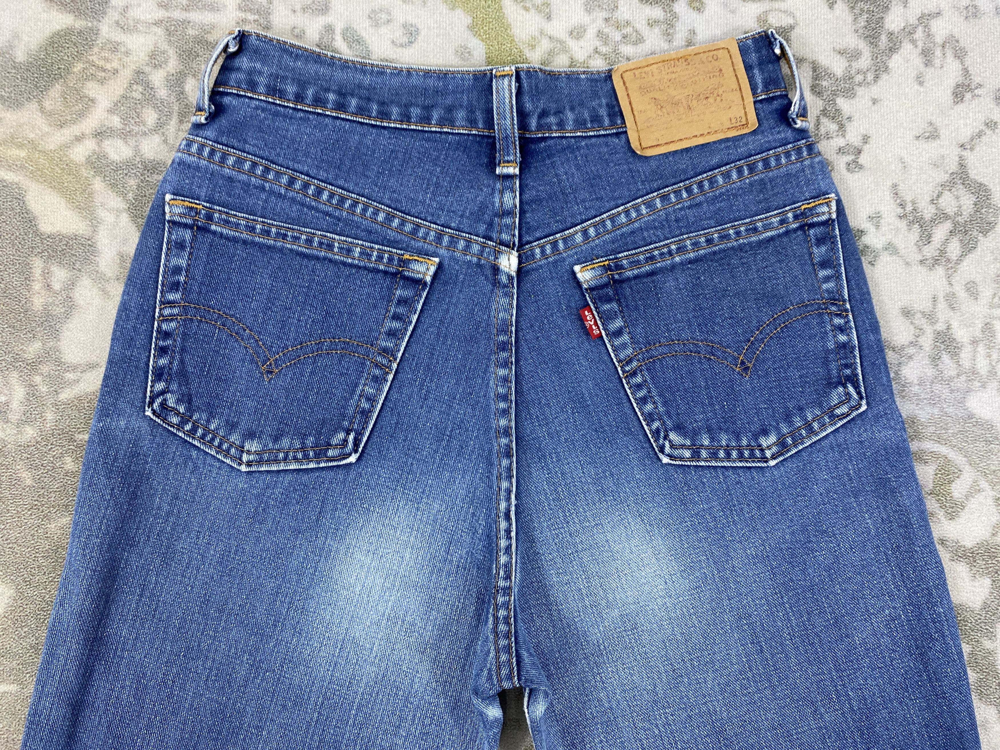 Levi's W25 Blue Vintage Levi's Flared Jeans 25x28.5 Denim -JN942 Size US 26 / EU 42 - 4 Thumbnail