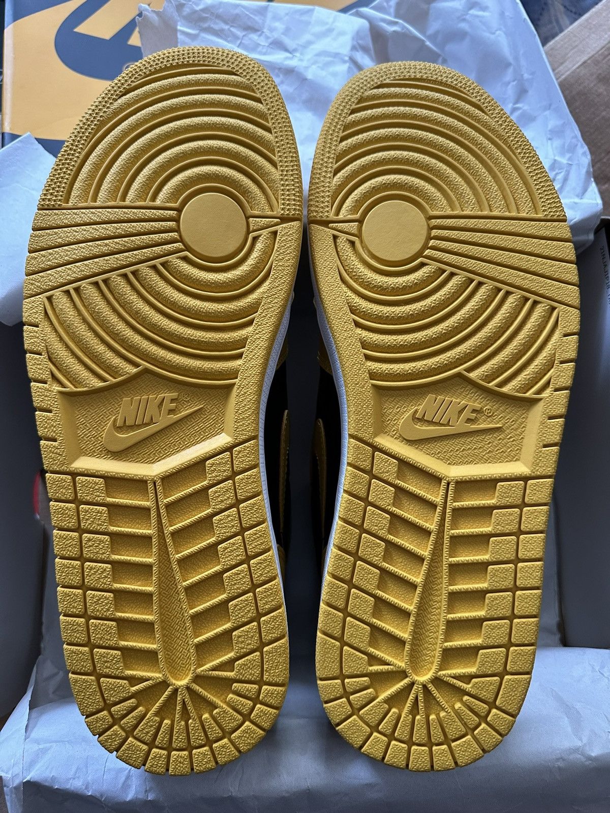 Jordan Brand Jordan 1 High Retro Pollen Size US 11 / EU 44 - 6 Thumbnail