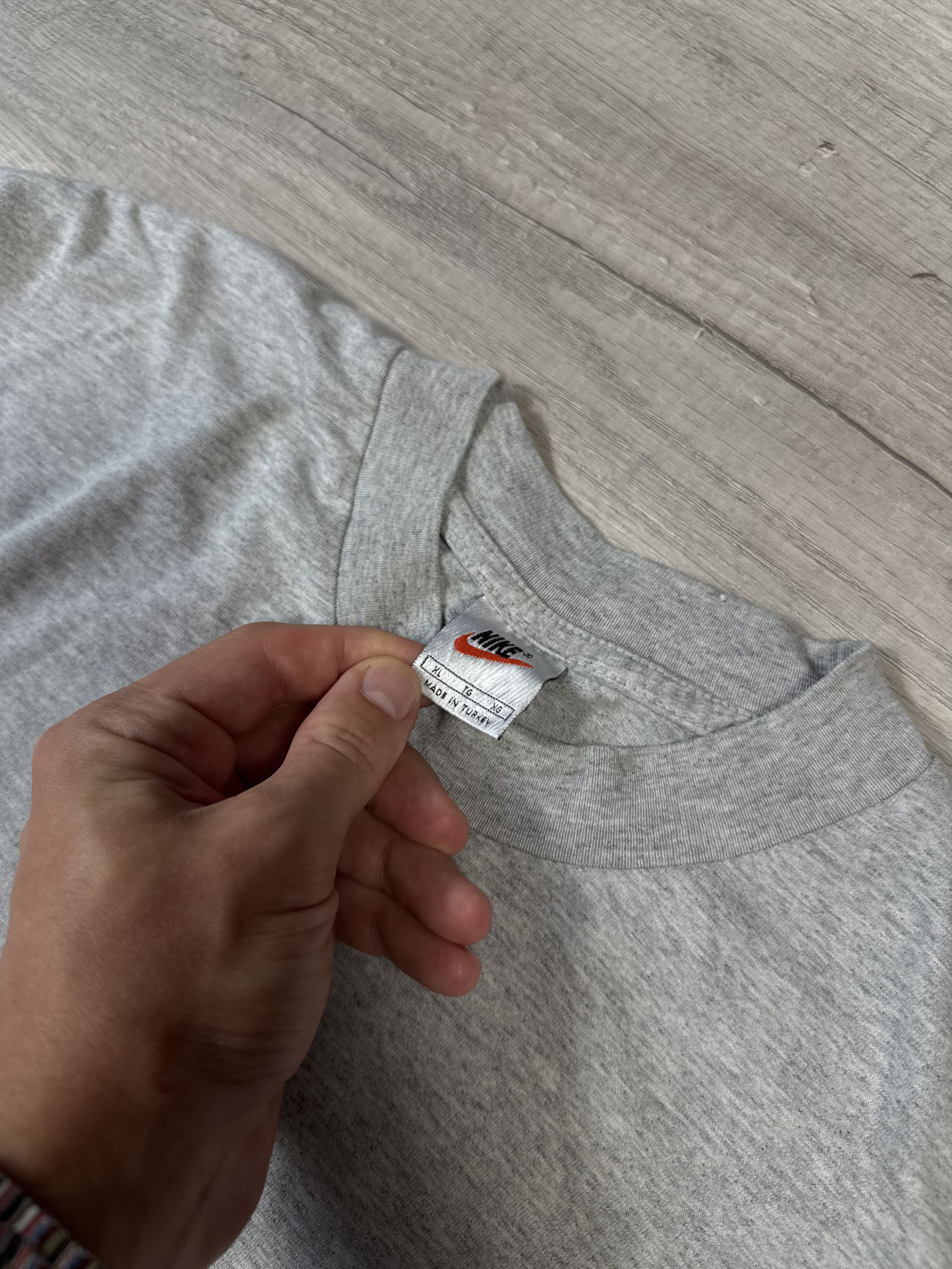 Nike Nike Vintage Embroidered Logo Classic Gray Teee Size US XL / EU 56 / 4 - 5 Thumbnail