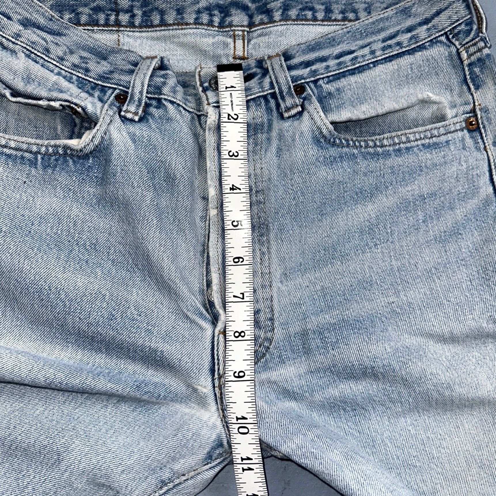 Levi's VINTAGE Levi's 501 Jeans - XX 80s USA Light Wash Denim 32x33 Regular Men's Straight Vintage 501 Series Jeans Pacific Blue Size US 32 / EU 48 - 6 Thumbnail