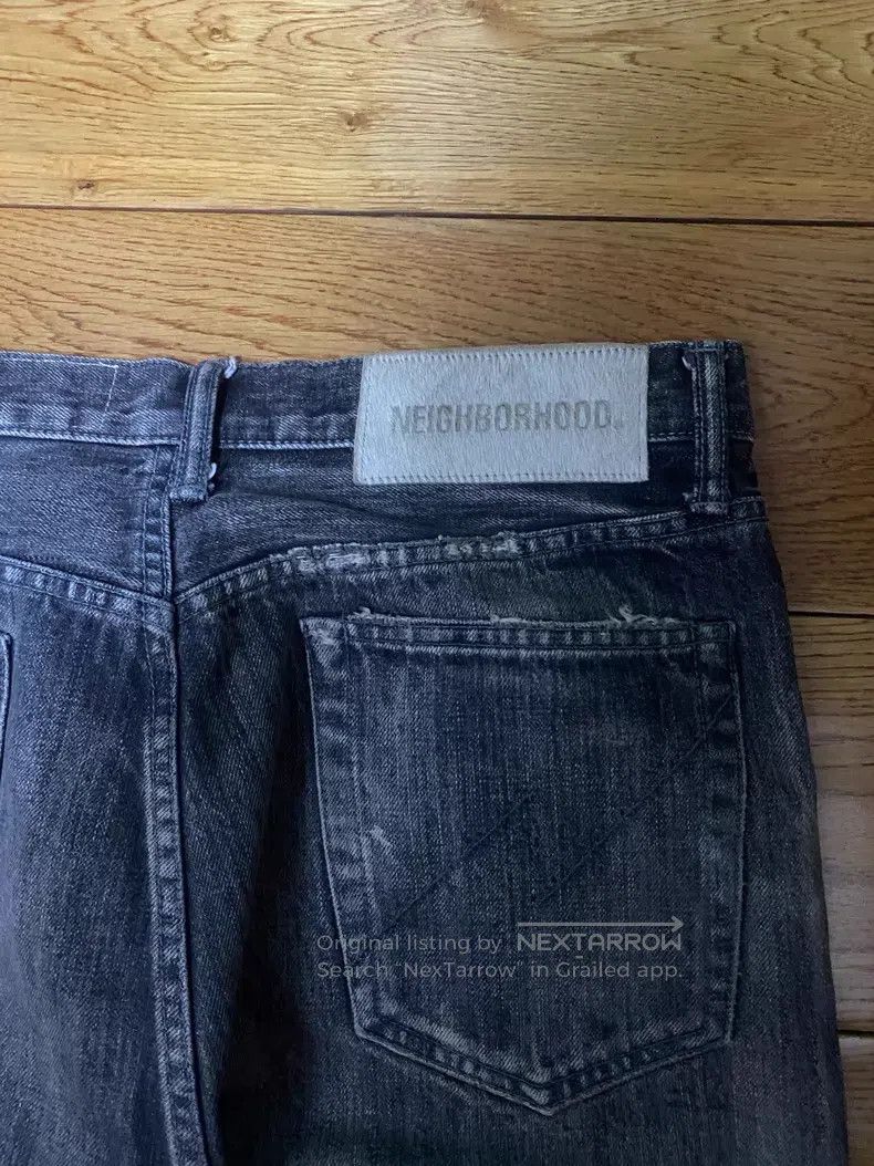 Neighborhood Neighborhood size M jeans Size US 27 - 9 Thumbnail