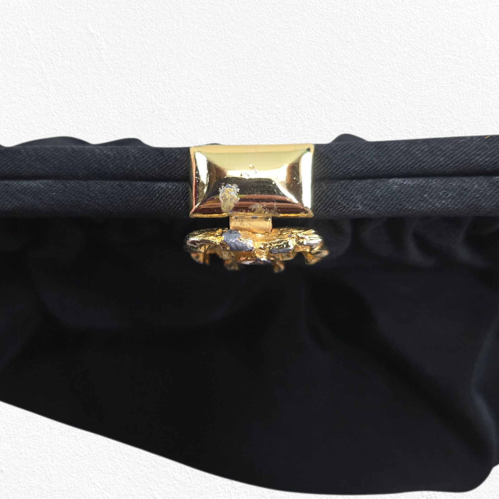 Vintage Vintage 1950s Black Evening Clutch Gold Leaf Clasp Size ONE SIZE - 4 Thumbnail
