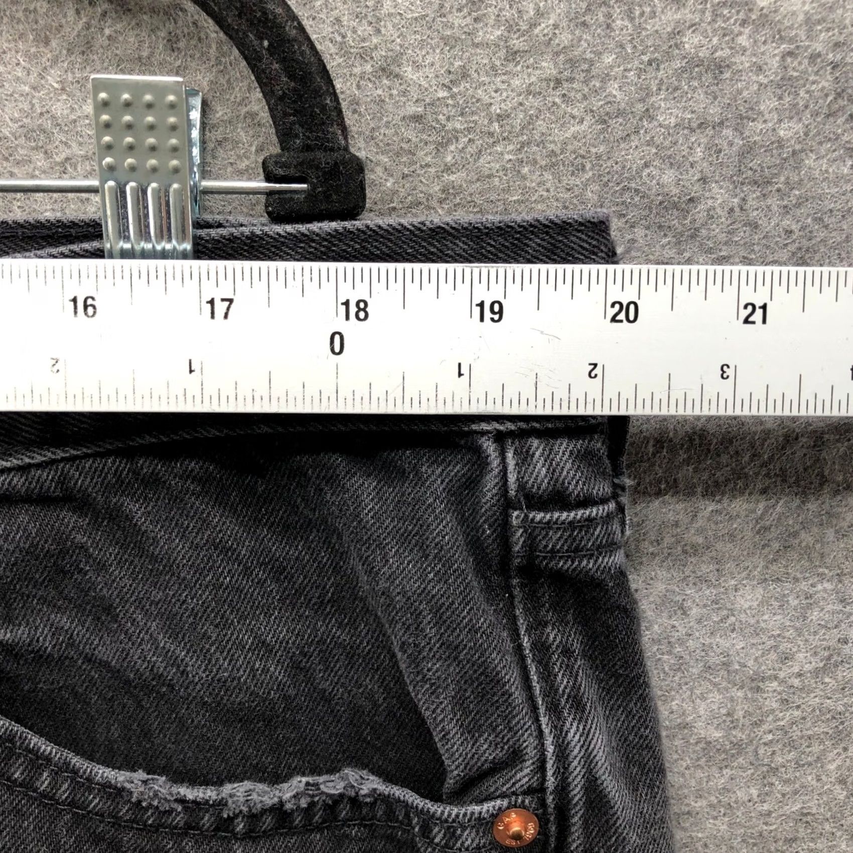 Gap Gap Shorts Womens 33 Black 4'' Low Rise Stride Denim Cutoff Frayed 100% Cotton Zipper Button 5-Pocket Western Festival Casual Vintage No Size 25" / US 0 / IT 36 - 7 Thumbnail