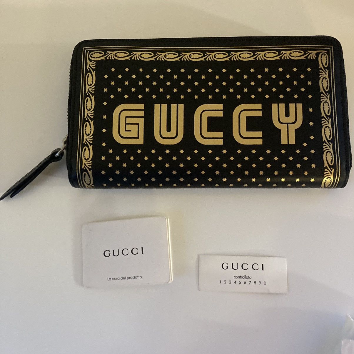 Gucci Gucci x Sega "Guccy" Black Leather Wallet with Gold Star Size ONE SIZE - 2 Thumbnail