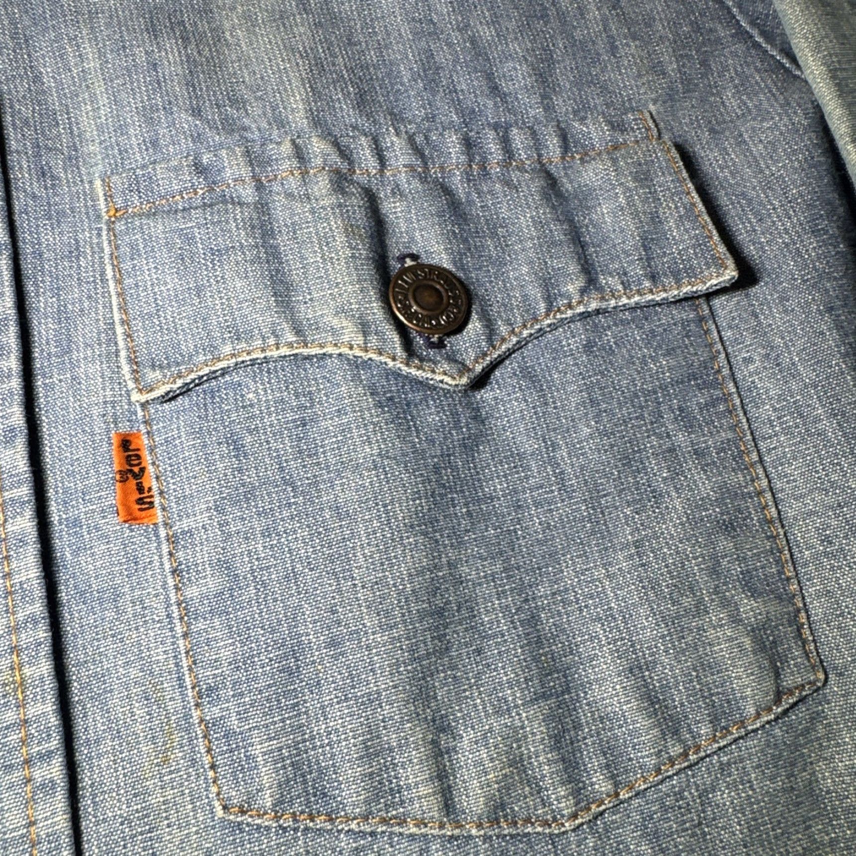 Levi's VINTAGE Levi's Denim Button-Up Shirt MEN Long Sleeve M Blue 1970s Orange Tab (Size M) Size US M / EU 48-50 / 2 - 4 Thumbnail