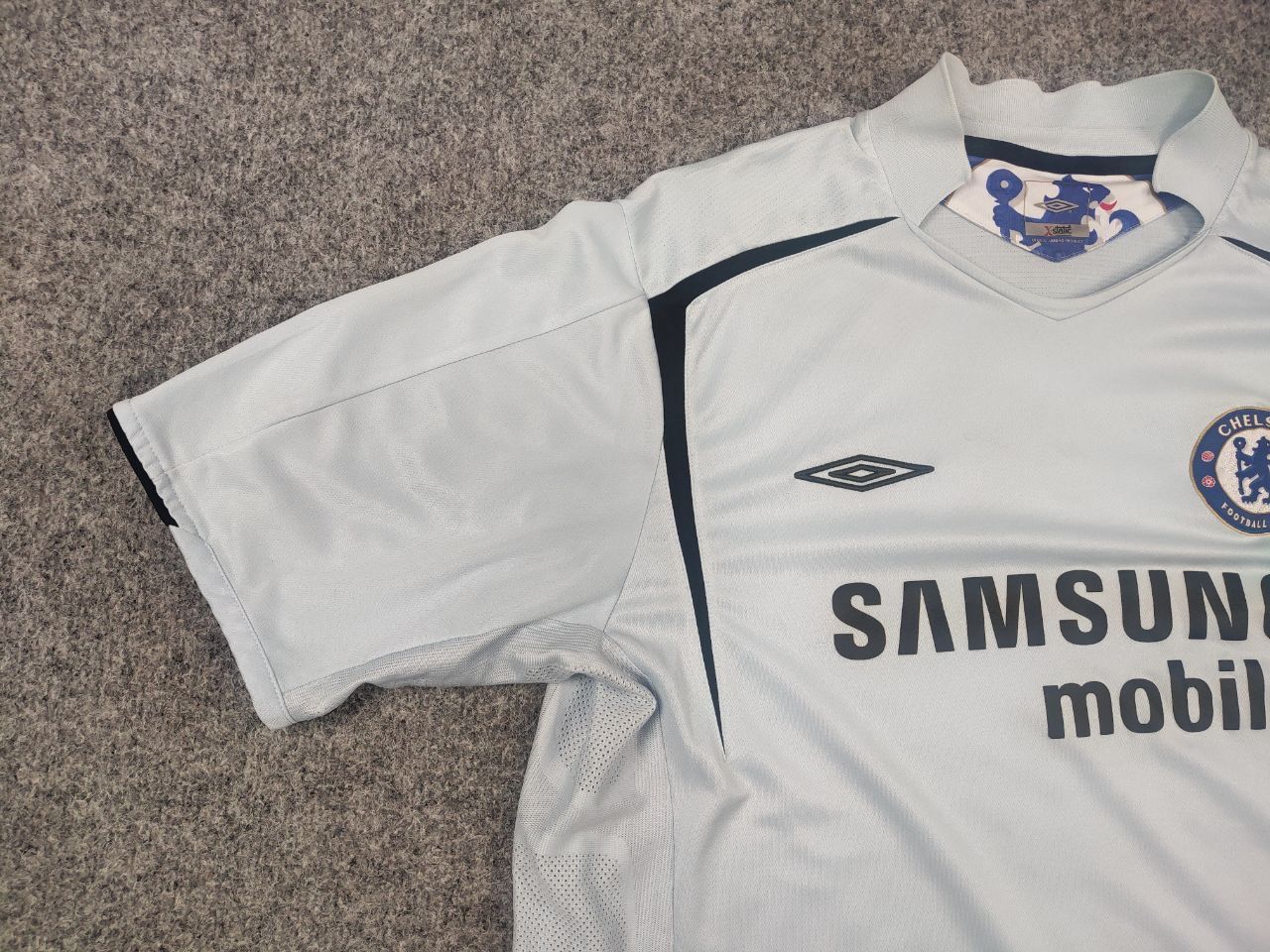 Umbro Vintage Chelsea Umbro 2005 06 Away soccer Jersey T-Shirt Size US XL / EU 56 / 4 - 5 Thumbnail