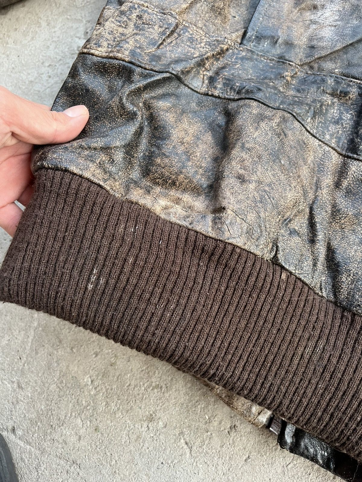 If Six Was Nine × Le Grande Bleu (L.G.B.) Thrashed Sun Faded Distressed Vintage Leather Bomber Jacket Size US M / EU 48-50 / 2 - 22 Thumbnail