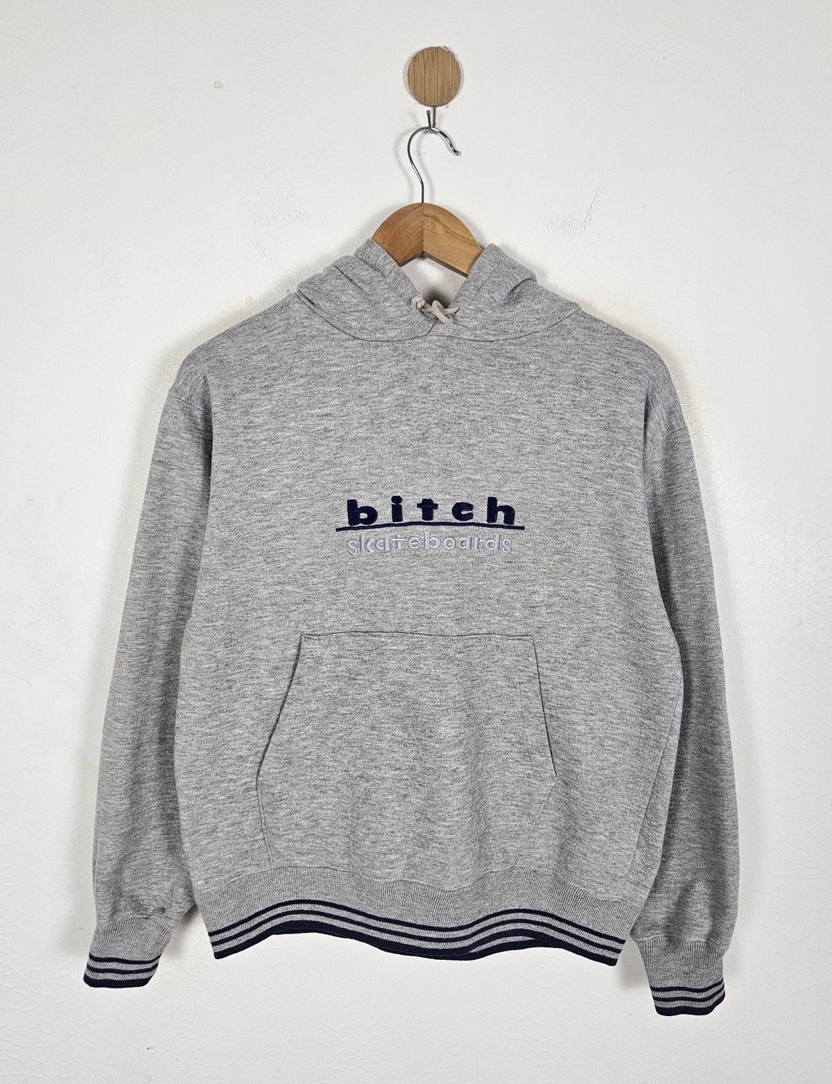 Hook-Ups Vintage Bitch Skateboard Streetwear 90s hoodie sweater Size US M / EU 48-50 / 2 - 1 Thumbnail
