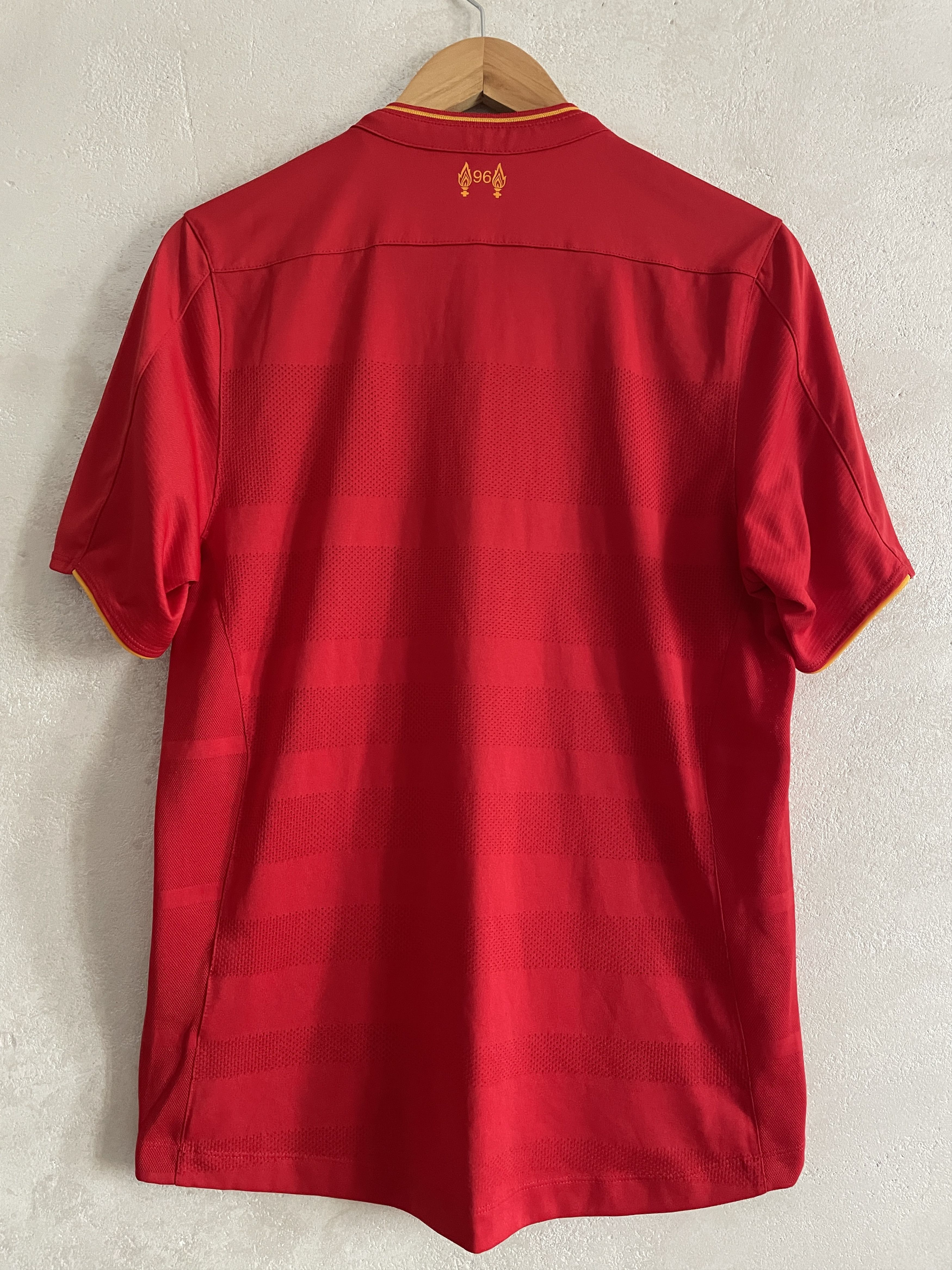 New Balance Liverpool Home Football Shirt 2016 2017 Soccer Jersey Size US S / EU 44-46 / 1 - 2 Thumbnail