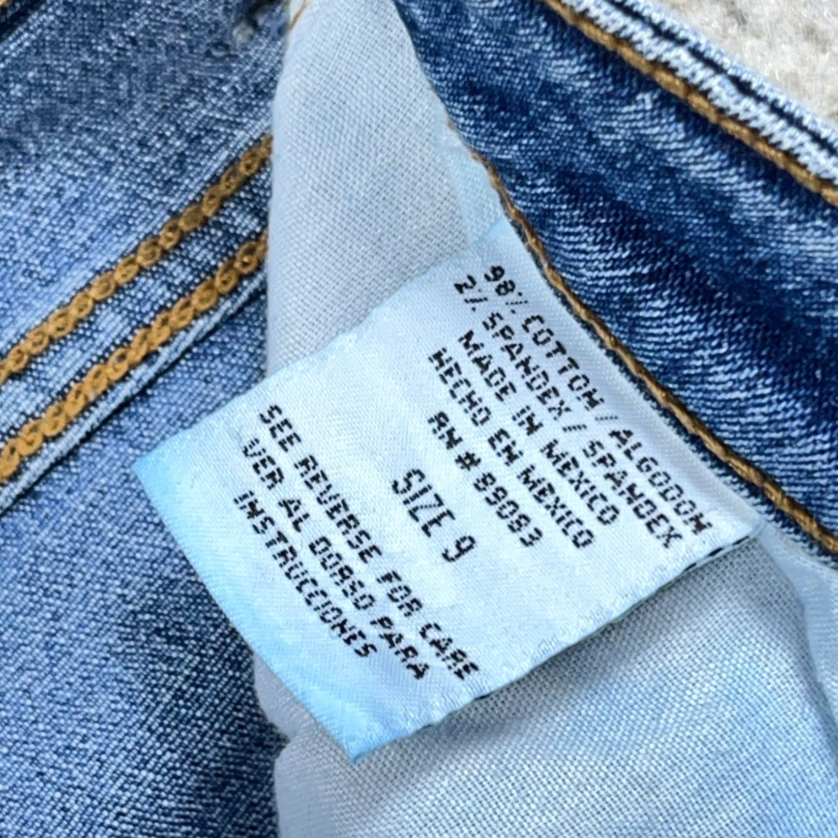 Vintage VINTAGE LEI Jeans Women Juniors 9 Flared Mid Rise Medium Wash Denim 5-Pocket Hipster Graffiti 80s 90s Modern Retro Size 30" / US 8 / IT 44 - 4 Thumbnail