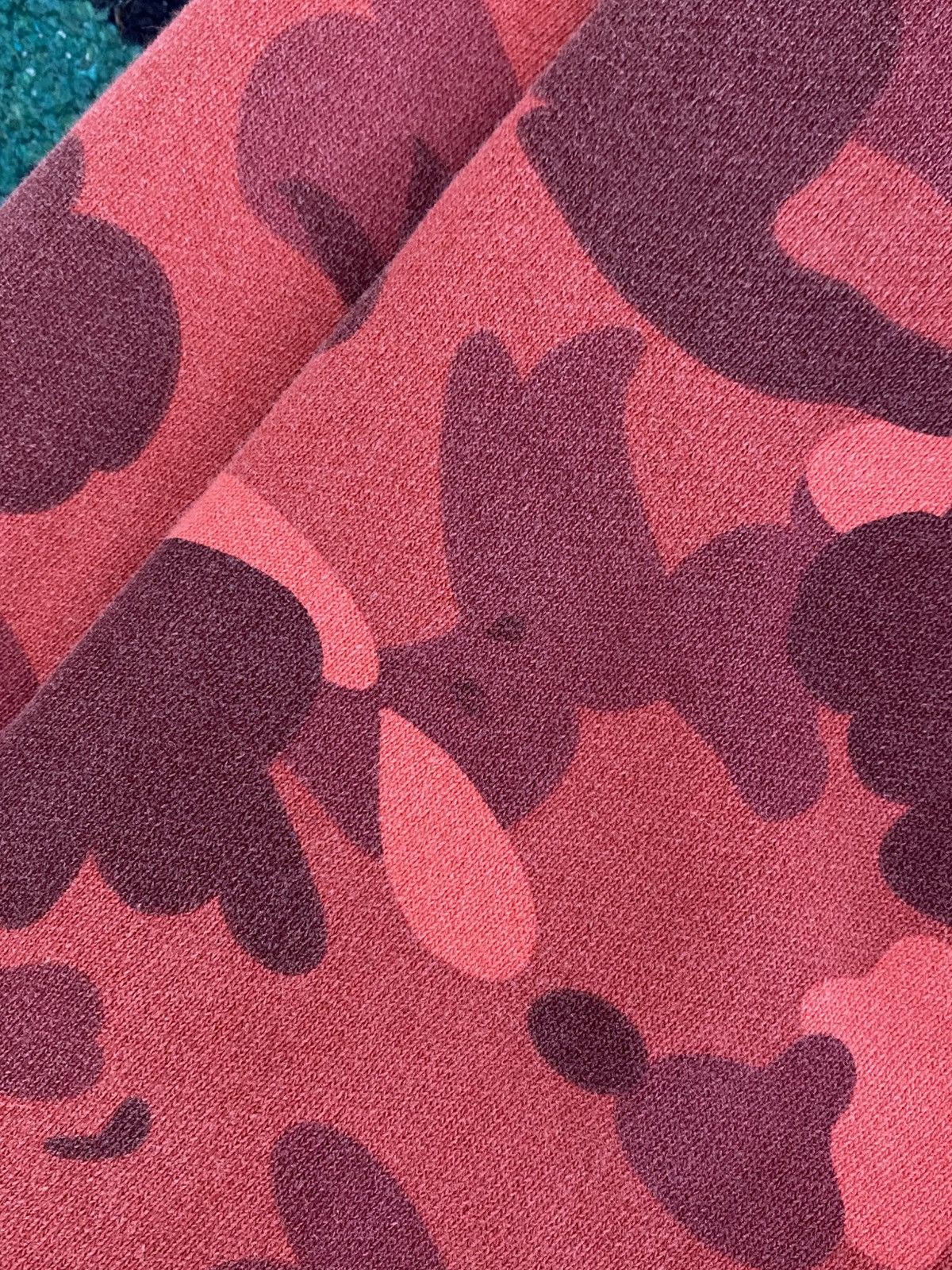 Bape Bape Color Camo Ape Crewneck Red Size L Size US L / EU 52-54 / 3 - 11 Thumbnail