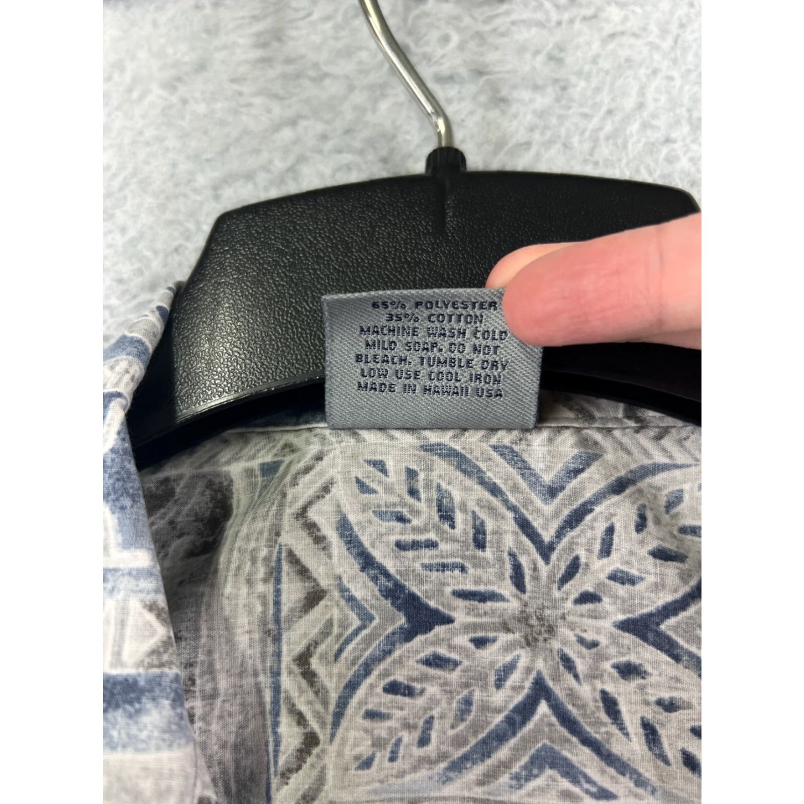 Vintage VINTAGE Royal Creations Shirt Mens Large Blue Hawaiian Tile Pattern Polyester Blend Size US L / EU 52-54 / 3 - 4 Thumbnail