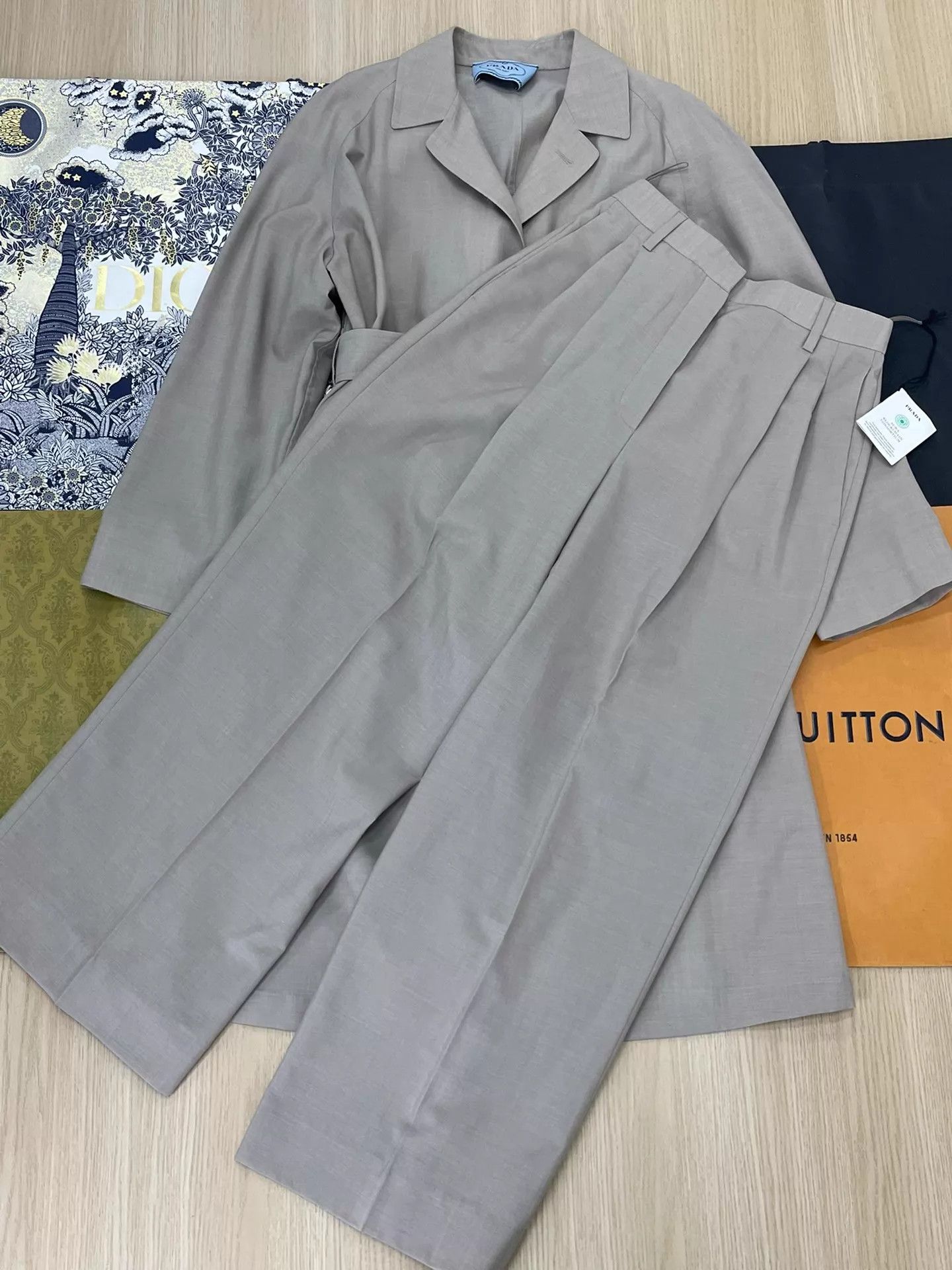 Prada Prada Long Trench Coat & Trousers Set Unused 38/36S Size XS / US 0-2 / IT 36-38 - 2 Thumbnail