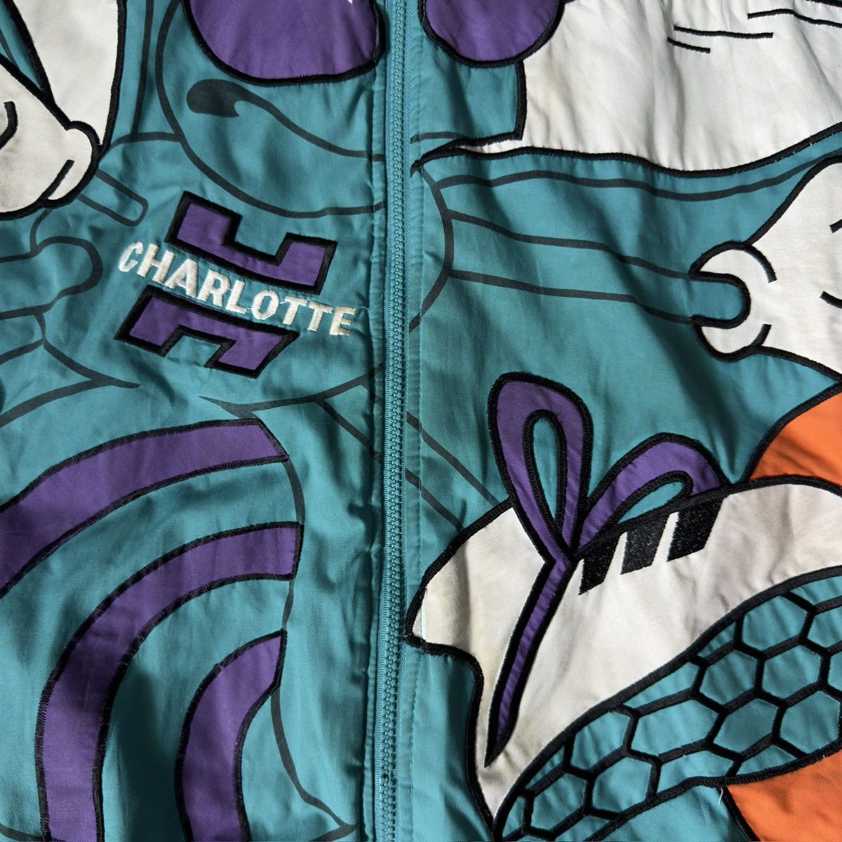 Starter Vintage 90s Jcole Charlotte Hornets Starter Jacket Size US L / EU 52-54 / 3 - 7 Thumbnail