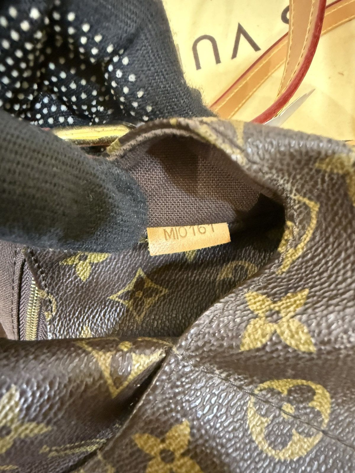 Louis Vuitton Louis vuitton monogram menilmontant pm ( 2117 ) Size ONE SIZE - 16 Thumbnail
