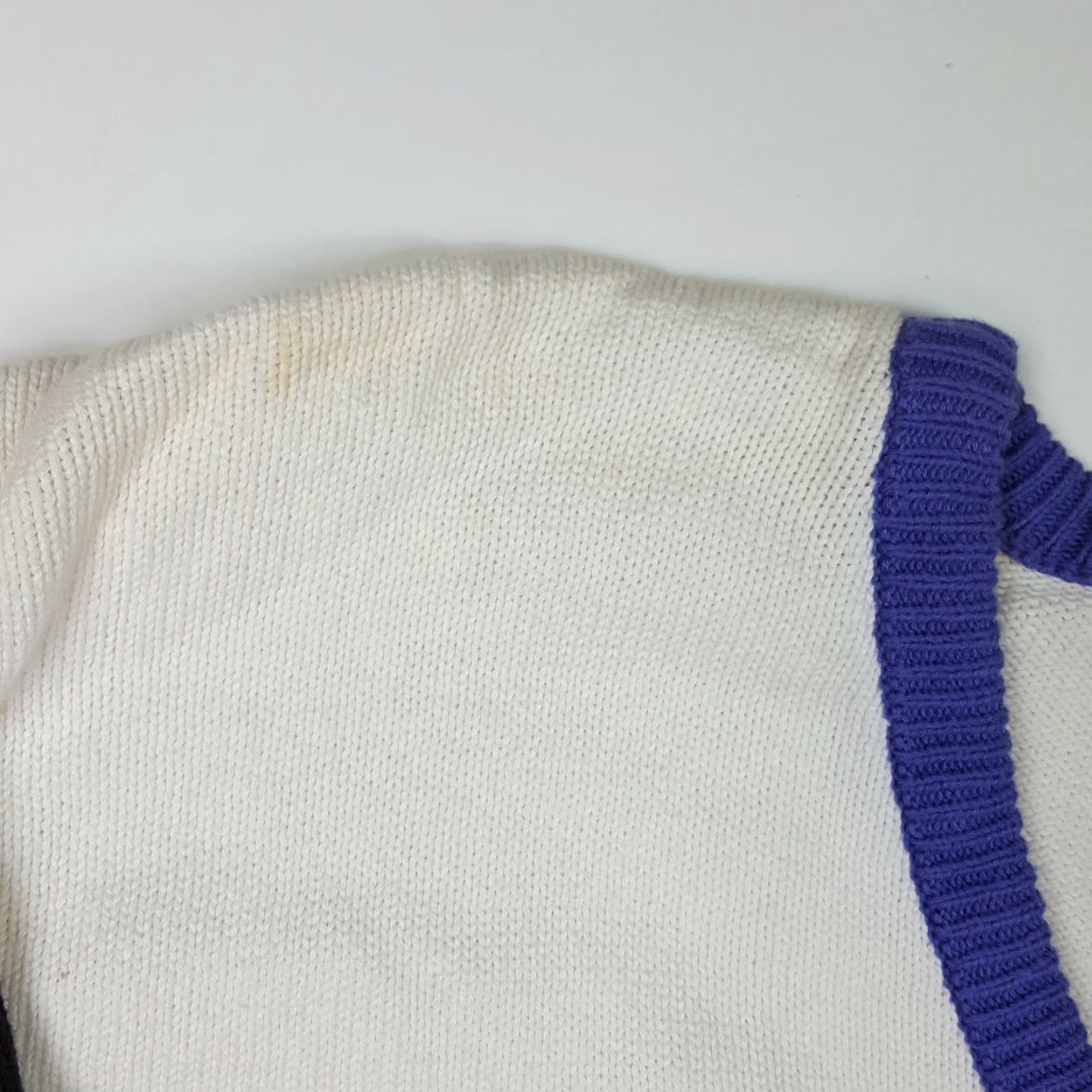 Hogan VINTAGE Hogan V-Neck Striped Knit Pullover Sweater - Women's Medium - White - 90s 80s Retro Casual Fashion Row Size M / US 6-8 / IT 42-44 - 2 Thumbnail